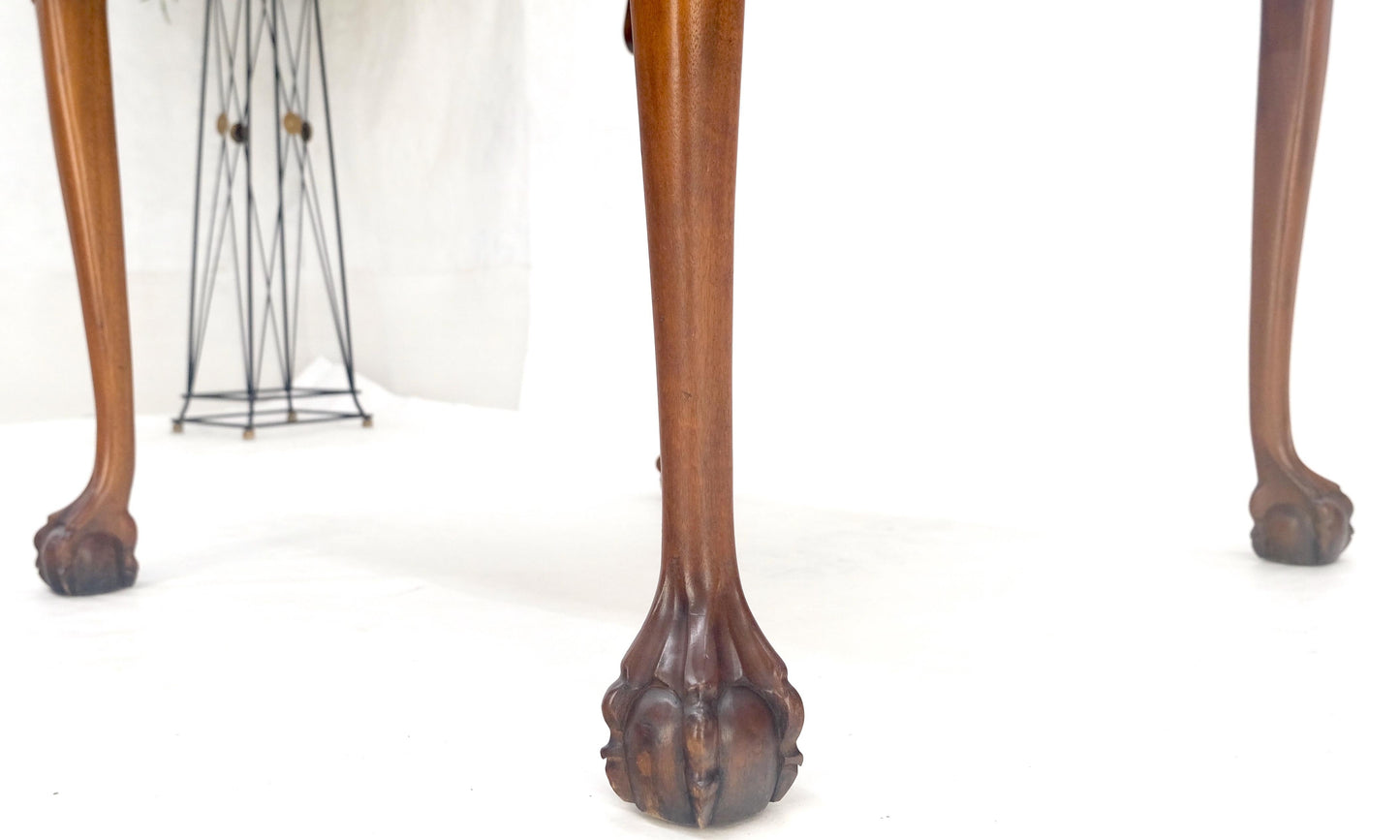 EstablishedLines Leather Top Chippendale Style Ball & Claw Feet Backgammon Chess Game Table MINT!