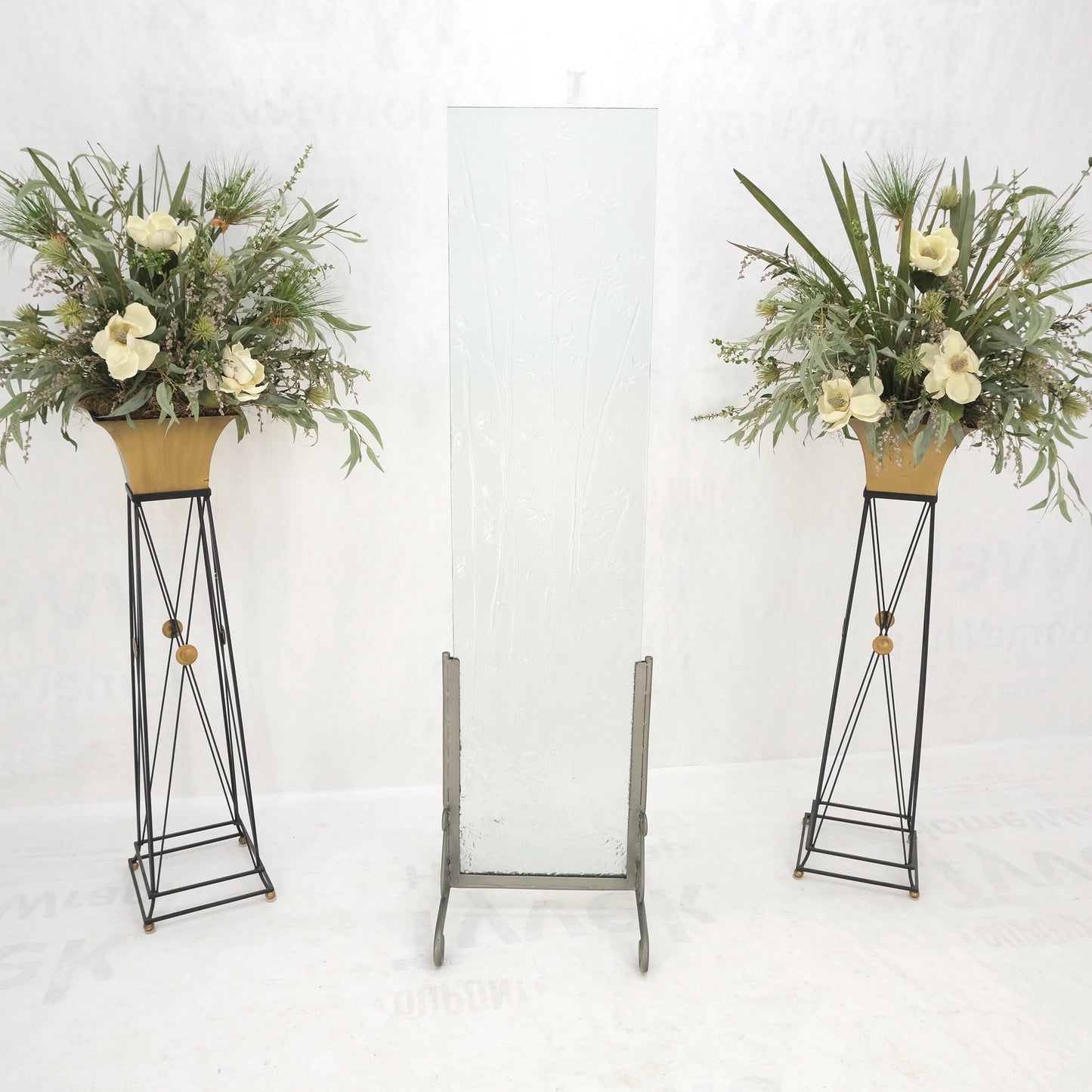 EstablishedLines Decorative Floral Scene Theme Molded Glass Panel w/ Wrought Iron Stand Base MINT