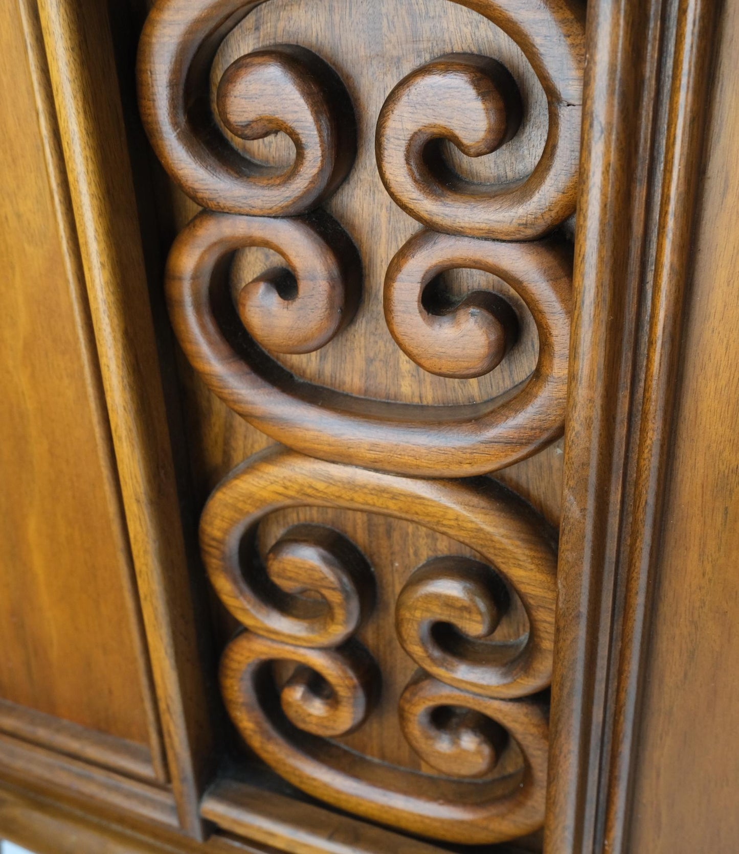 EstablishedLines Pair of Walnut Carved Modern Ornament Front Door End Table Night Stands Mint