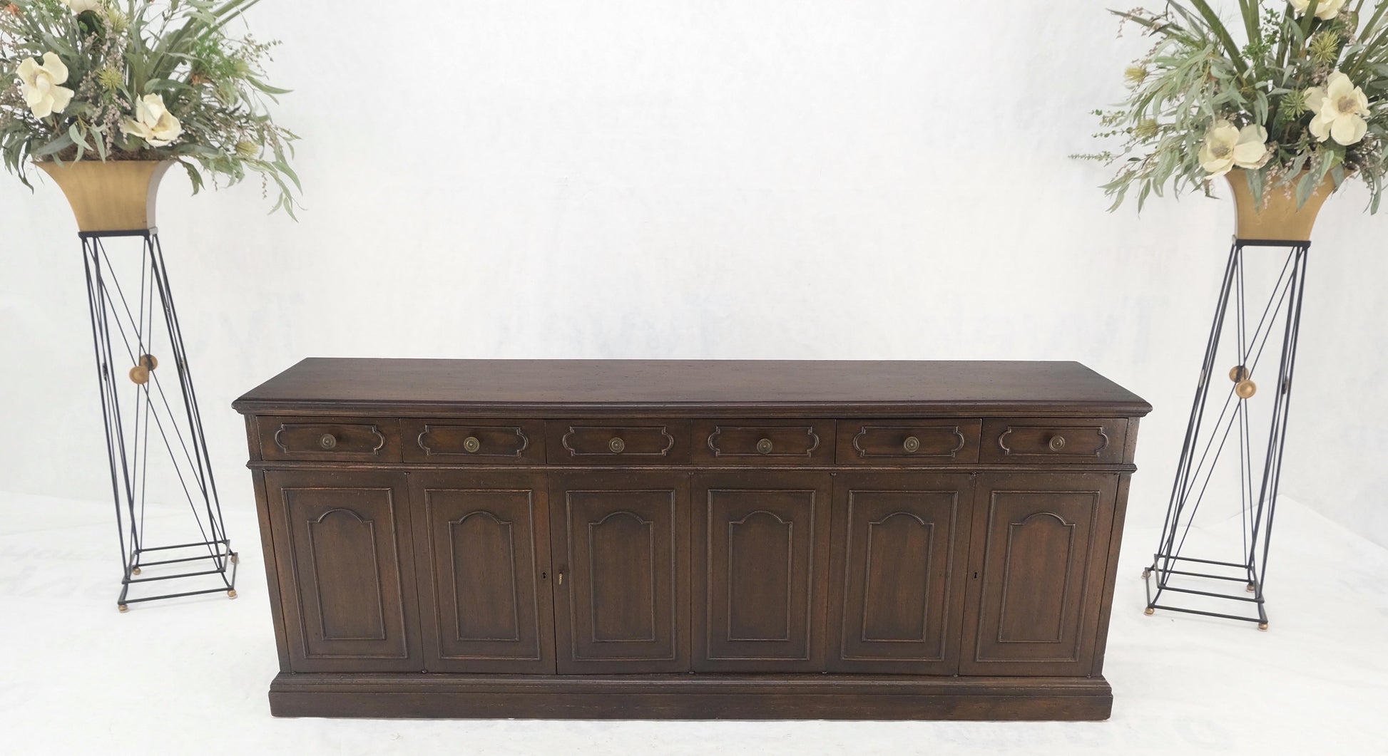 EstablishedLines Bloomingdale's Long Dresser Credenza Accordion Door 18 Drawers Dark Walnut MINT!