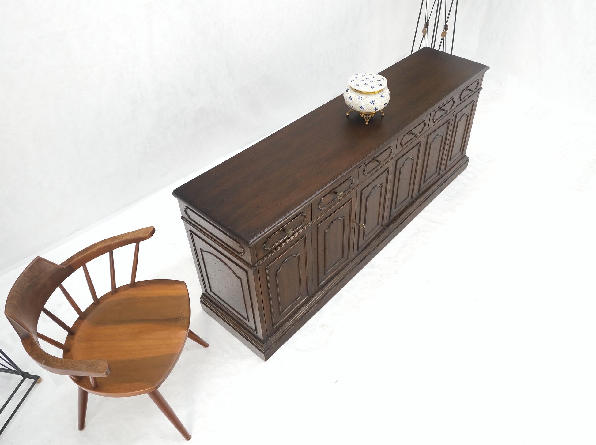 EstablishedLines Bloomingdale's Long Dresser Credenza Accordion Door 18 Drawers Dark Walnut MINT!