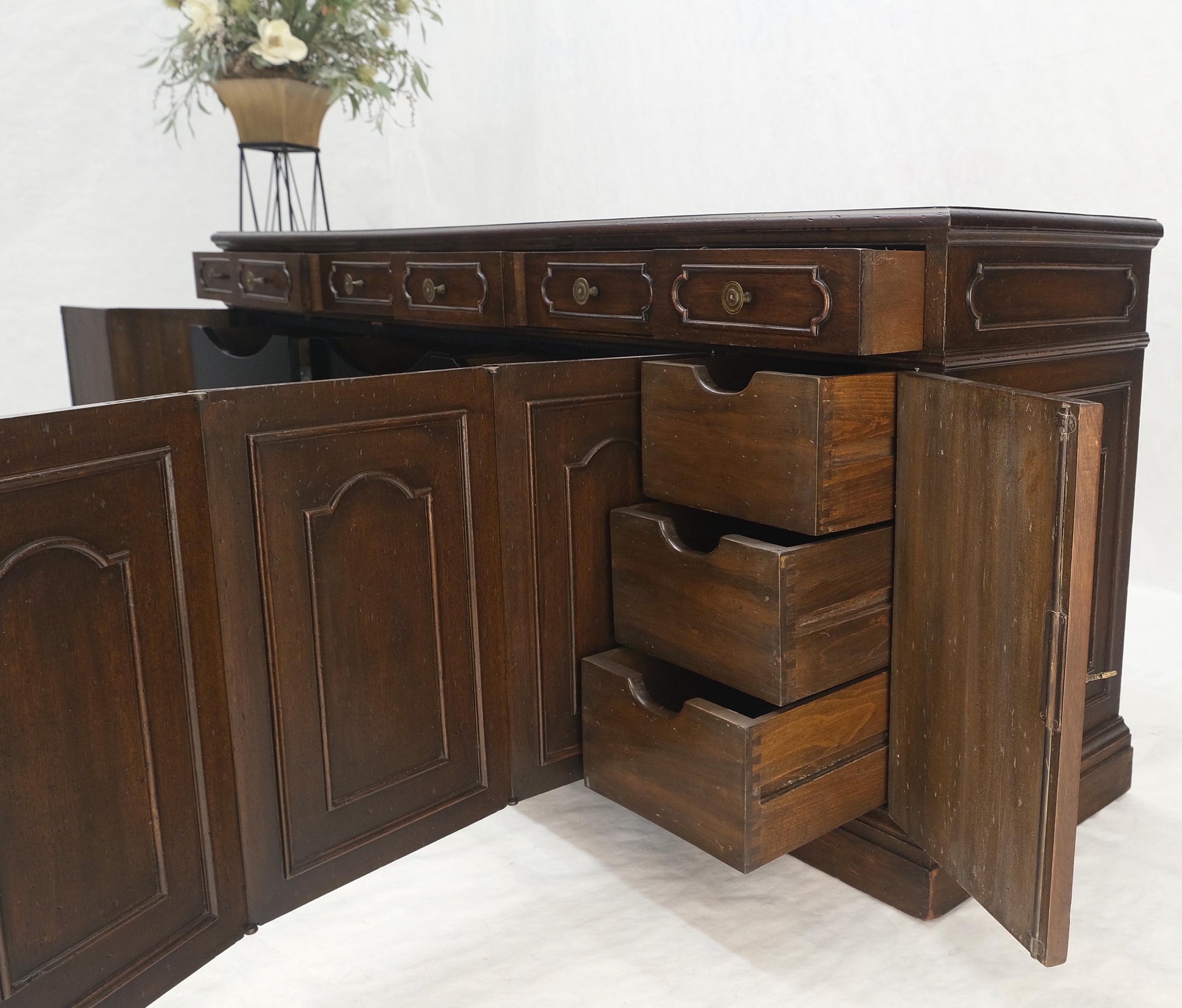 EstablishedLines Bloomingdale's Long Dresser Credenza Accordion Door 18 Drawers Dark Walnut MINT!