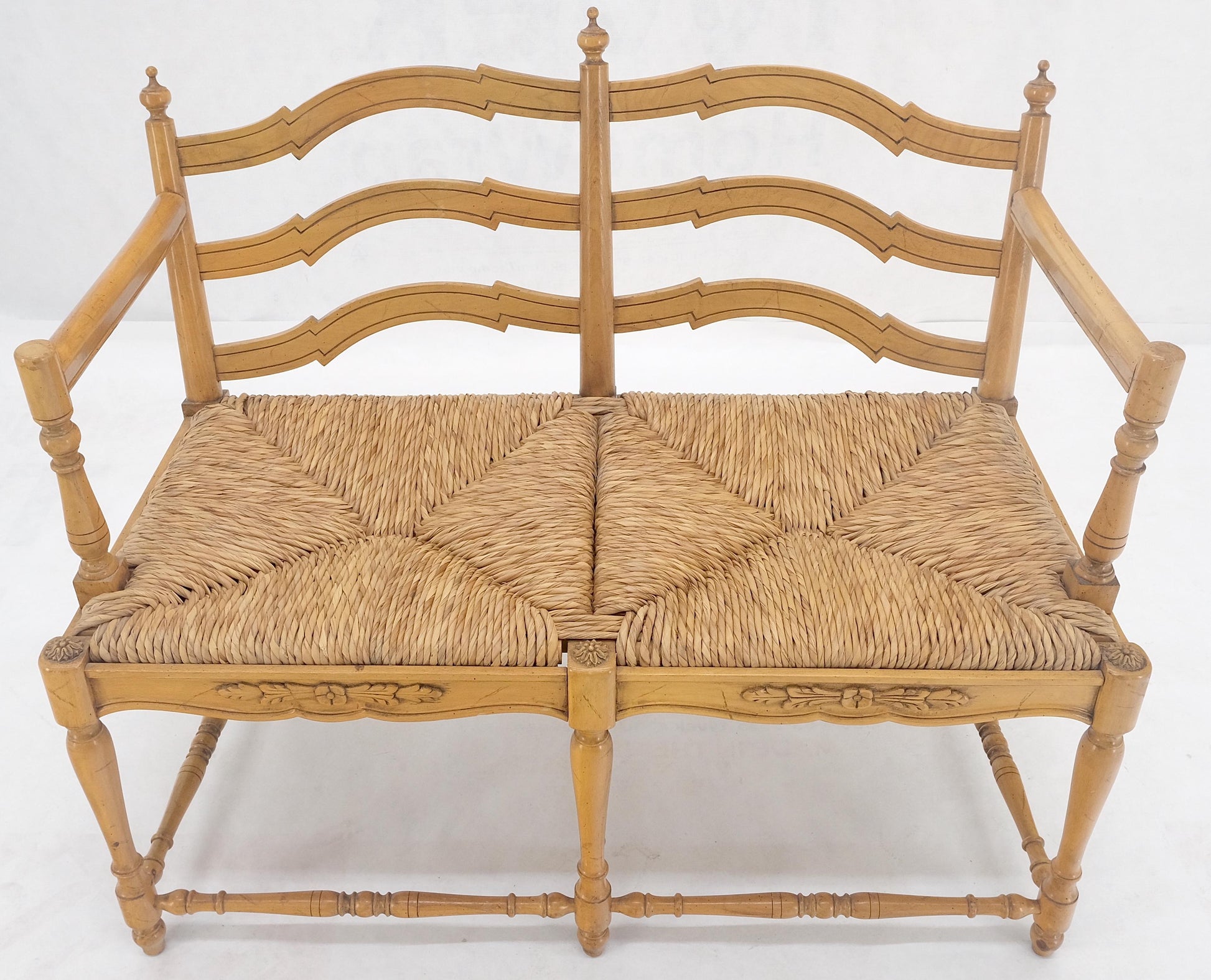 EstablishedLines Rush Seat Ladder Back Carved Maple Country Style Loveseat Sofa Bench MINT!