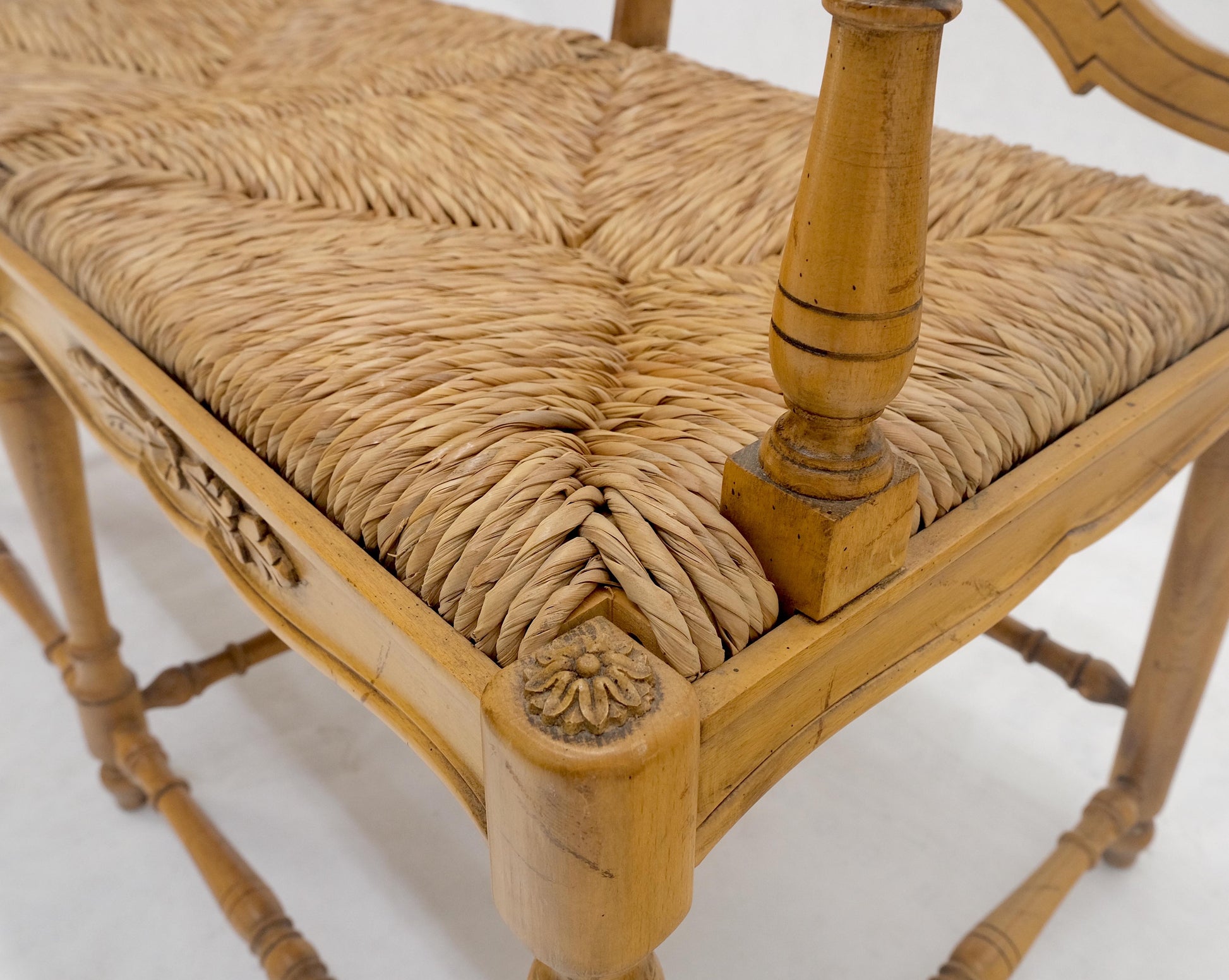 EstablishedLines Rush Seat Ladder Back Carved Maple Country Style Loveseat Sofa Bench MINT!