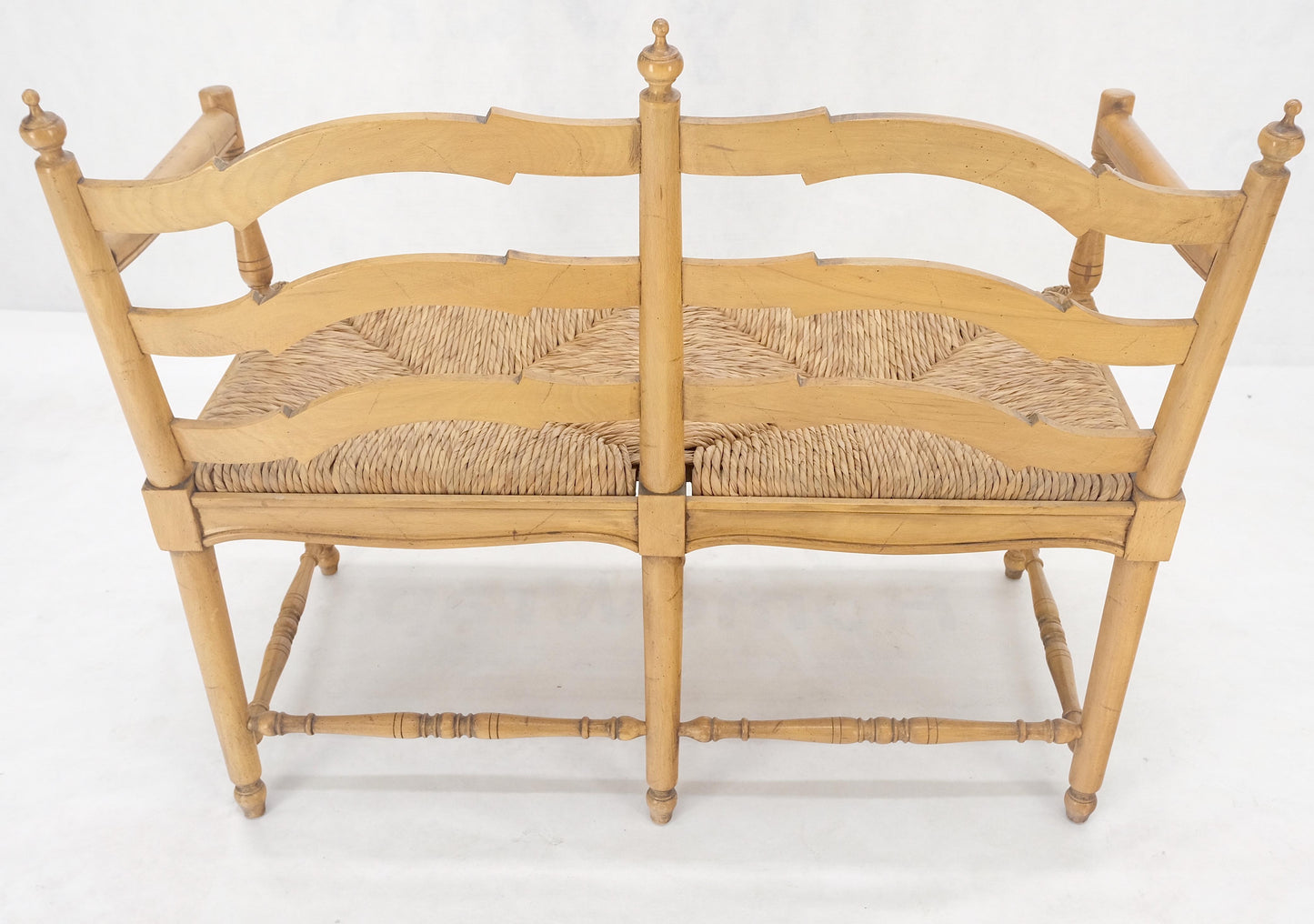 EstablishedLines Rush Seat Ladder Back Carved Maple Country Style Loveseat Sofa Bench MINT!