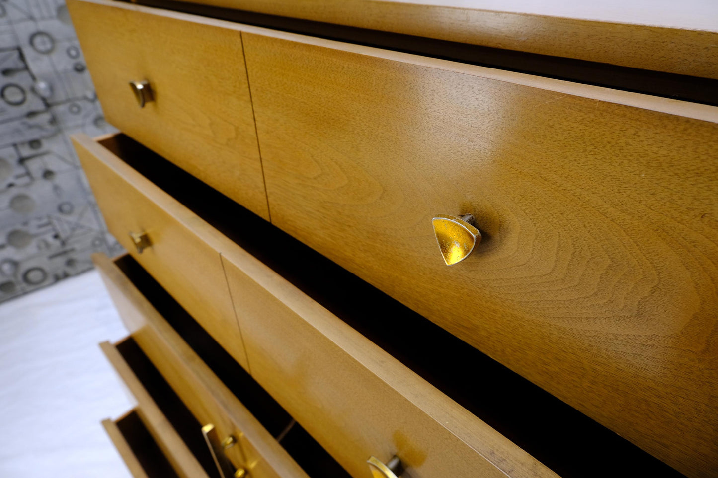 EstablishedLines Mid-Century Modern Floating Base 5 Drawers High Chest Dresser