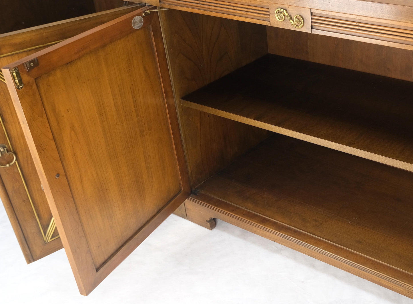EstablishedLines Baker Double Doors Compartments Long Credenza Sideboard Buffet Cabinet MINT!