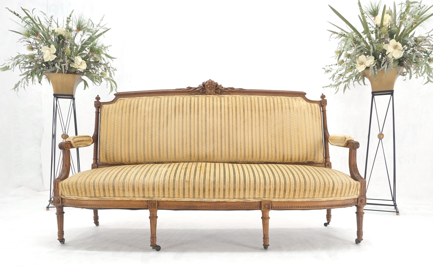 EstablishedLines Fine French Carved Walnut Gold Shipped Upholstery Fabric Sofa MINT!