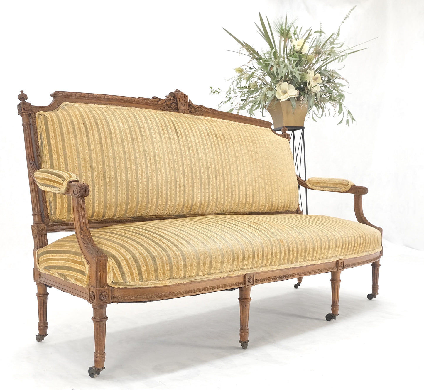 EstablishedLines Fine French Carved Walnut Gold Shipped Upholstery Fabric Sofa MINT!