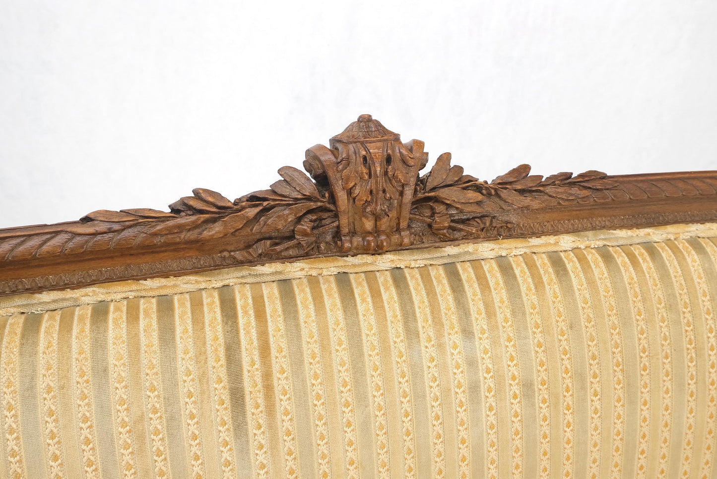 EstablishedLines Fine French Carved Walnut Gold Shipped Upholstery Fabric Sofa MINT!
