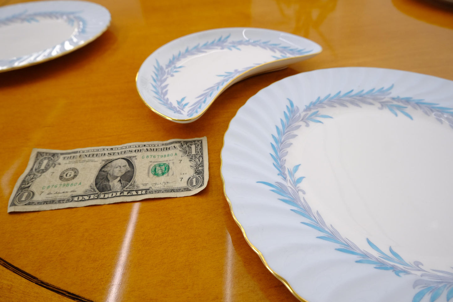 EstablishedLines Set of 16 Minton Porcelain China Made in England Diner Plates Salt & Pepper Set