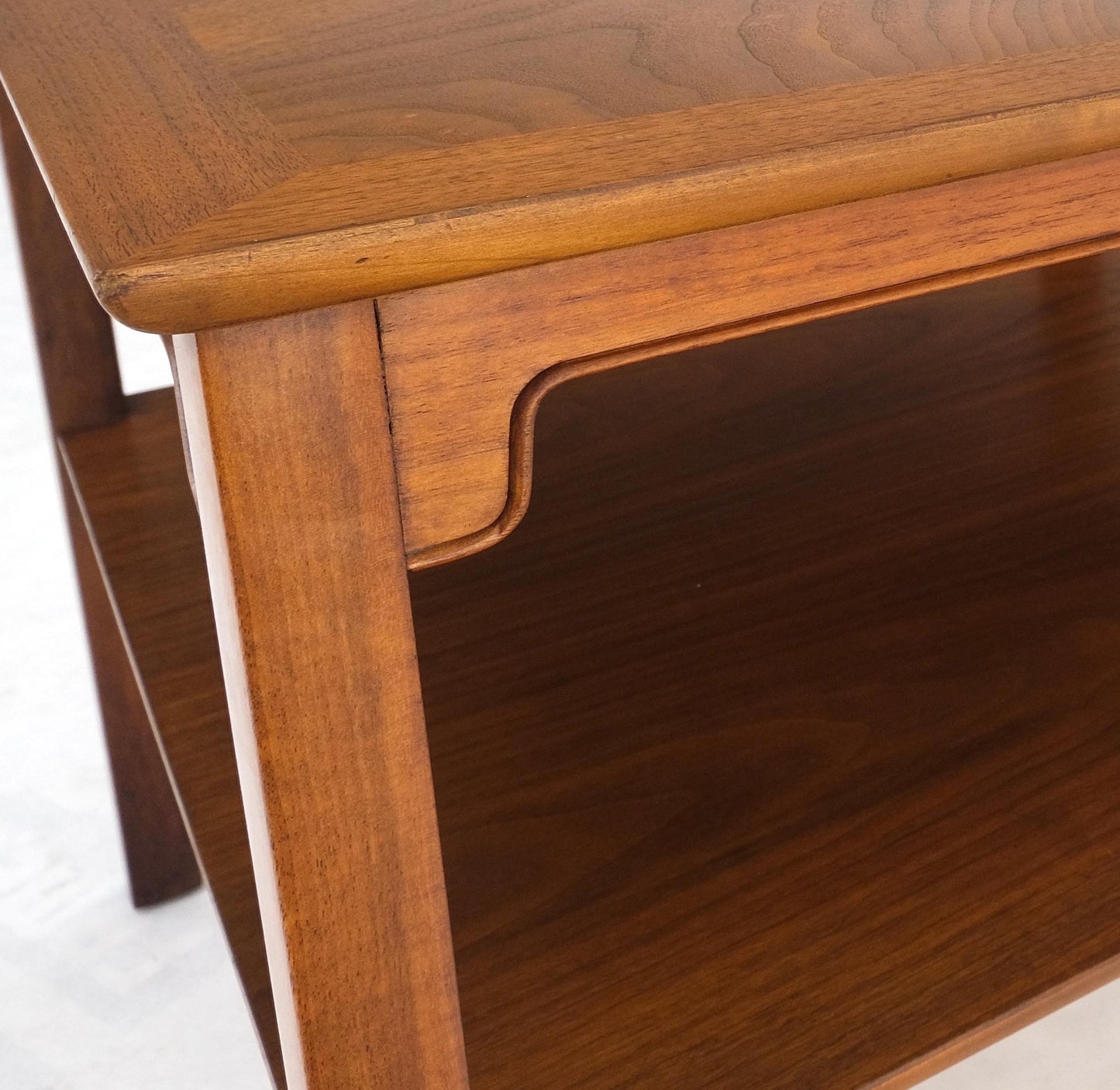 EstablishedLines Henredon Heritage Square Walnut Two Tier Side End Coffee Table MINT!