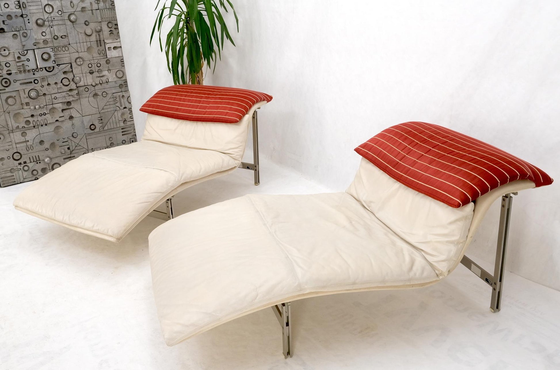 EstablishedLines Pair of Sapority Italian Mid Century Modern Leather Chaise Lounges