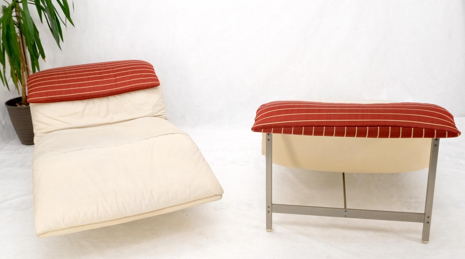 EstablishedLines Pair of Sapority Italian Mid Century Modern Leather Chaise Lounges