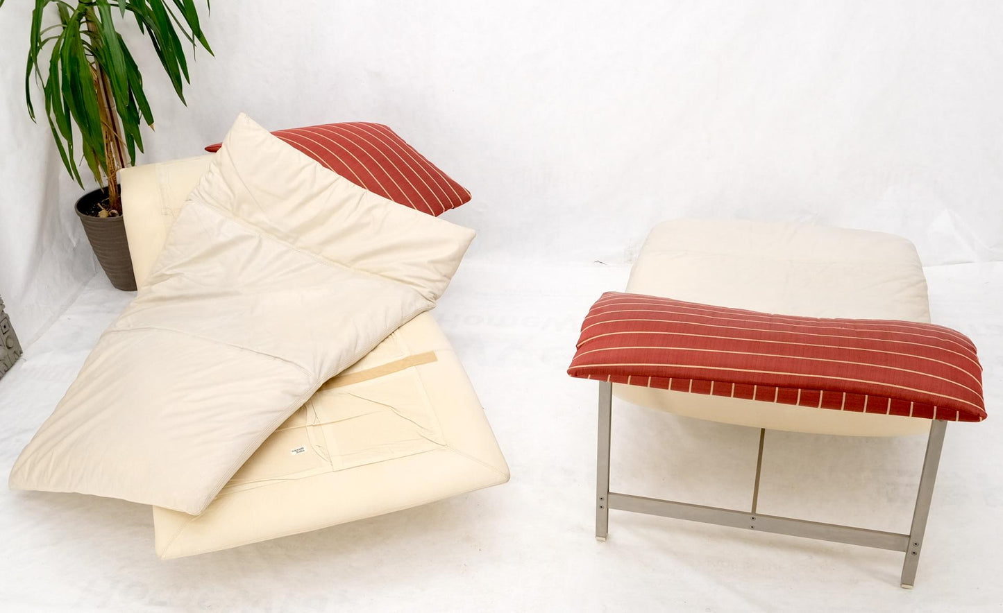 EstablishedLines Pair of Sapority Italian Mid Century Modern Leather Chaise Lounges