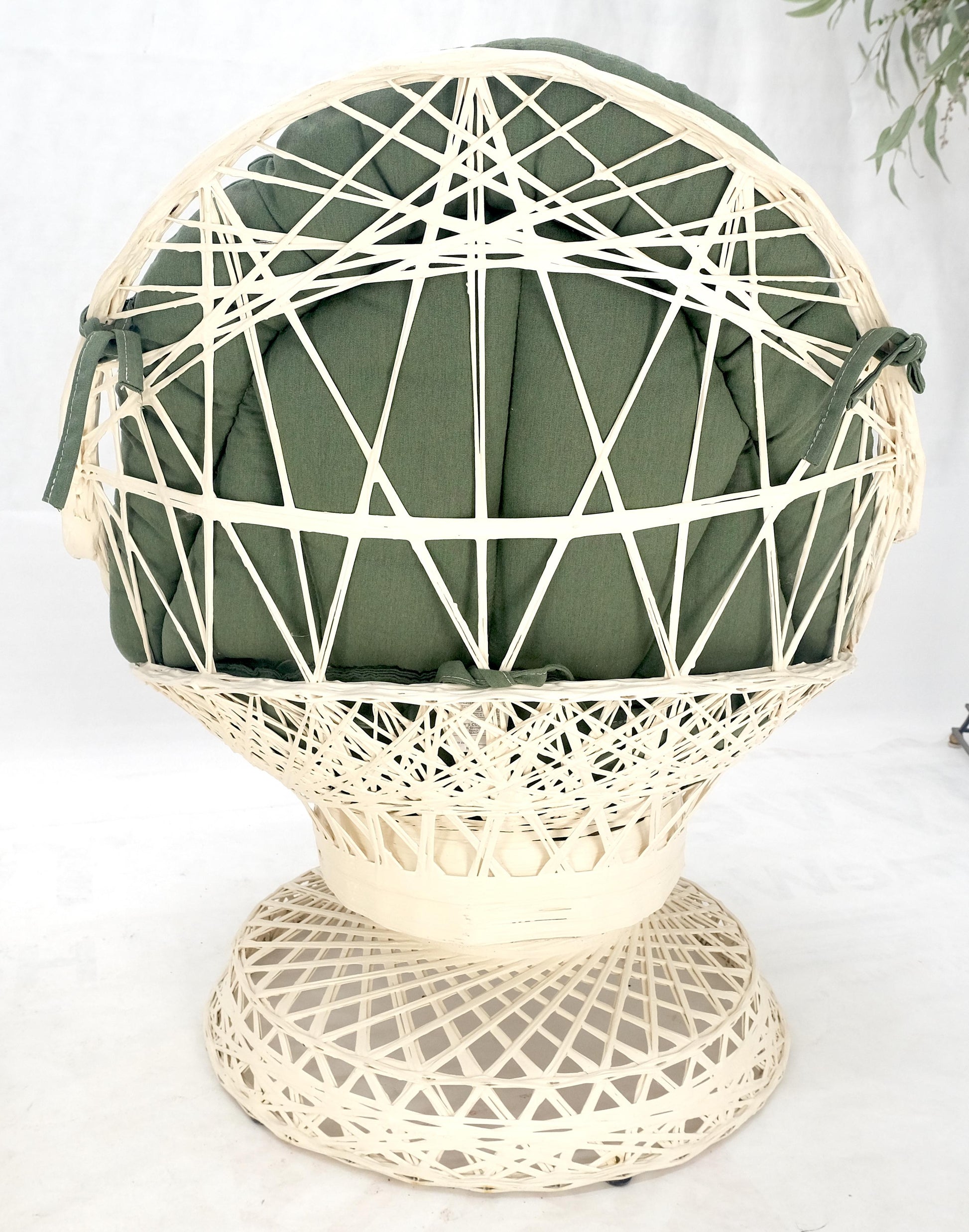 EstablishedLines Set of 2 Egg Shape Fiberglass Spun Outdoor Lounge Chairs Woodard Coffee Table