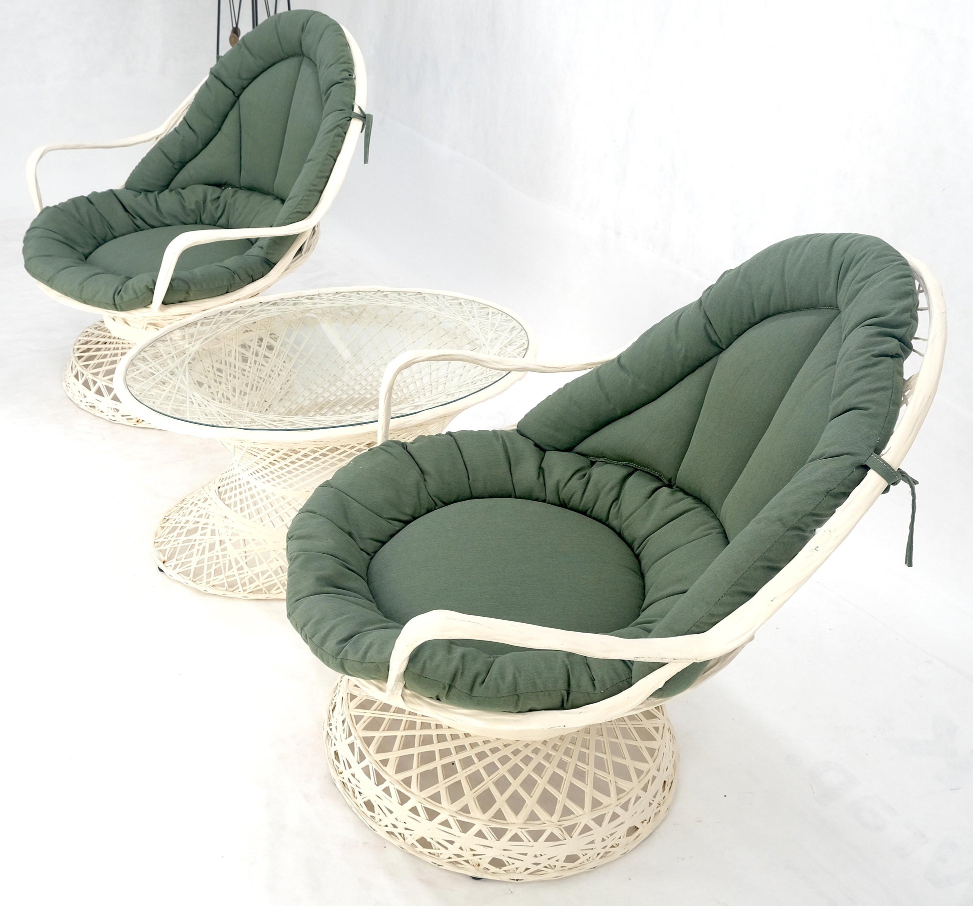 EstablishedLines Set of 2 Egg Shape Fiberglass Spun Outdoor Lounge Chairs Woodard Coffee Table