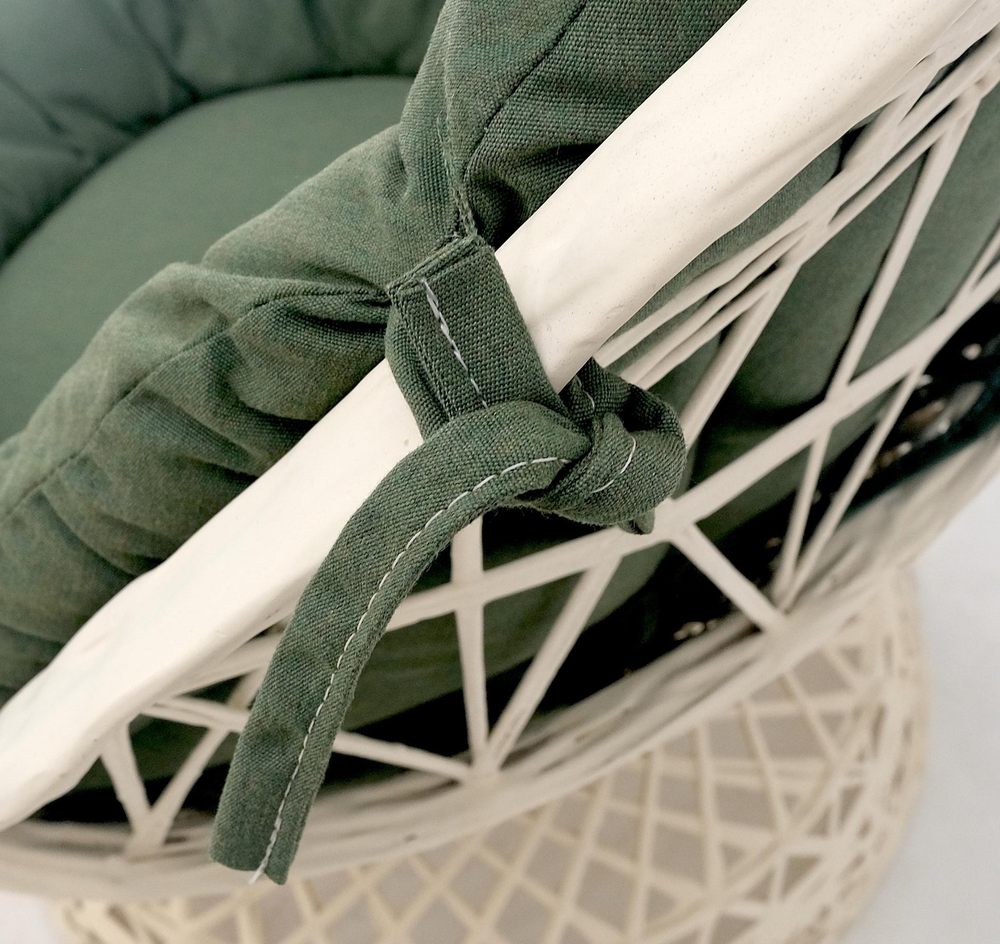 EstablishedLines Set of 2 Egg Shape Fiberglass Spun Outdoor Lounge Chairs Woodard Coffee Table