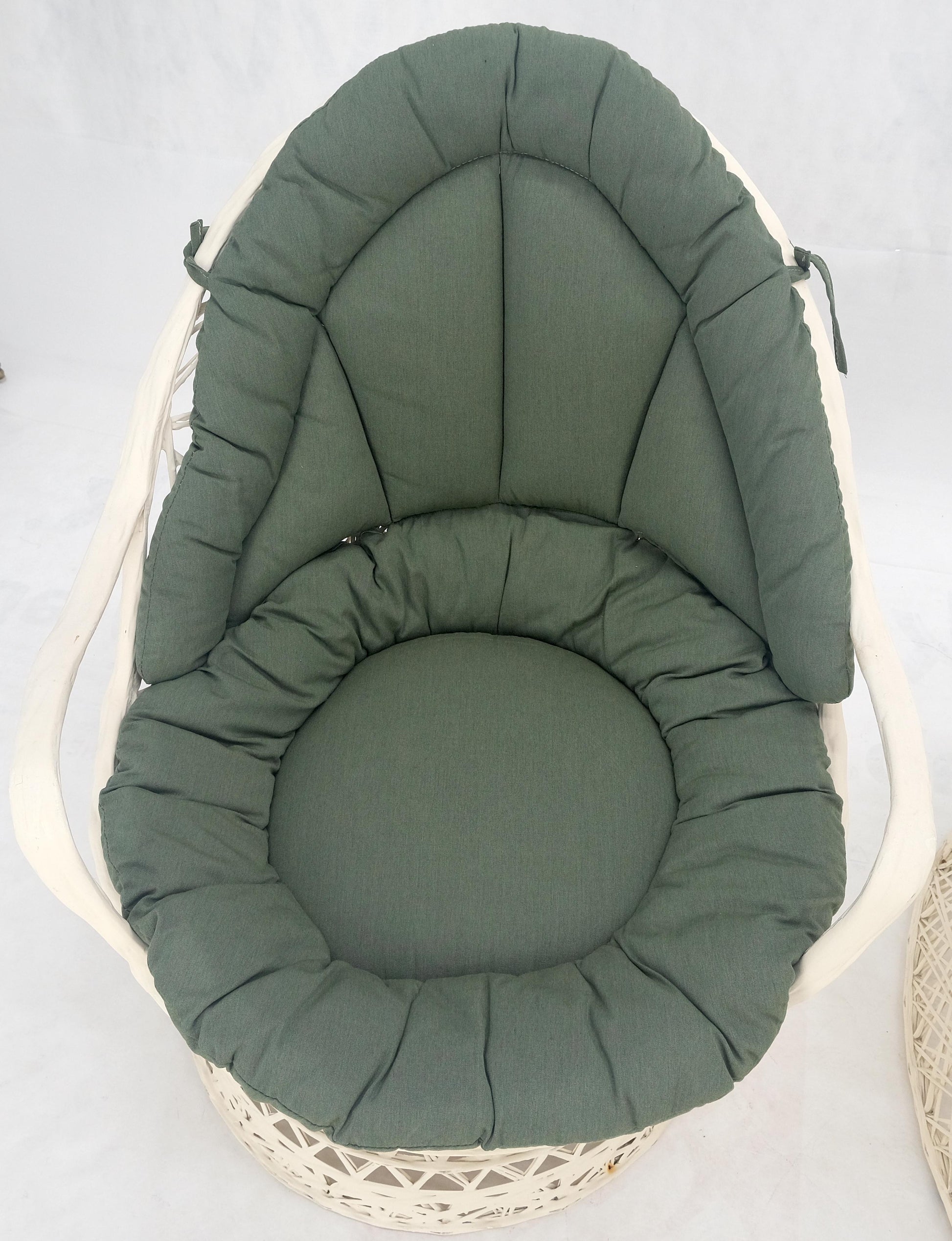 EstablishedLines Set of 2 Egg Shape Fiberglass Spun Outdoor Lounge Chairs Woodard Coffee Table