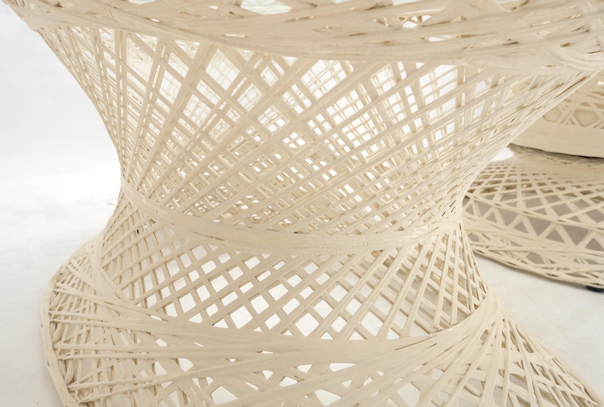 EstablishedLines Set of 2 Egg Shape Fiberglass Spun Outdoor Lounge Chairs Woodard Coffee Table