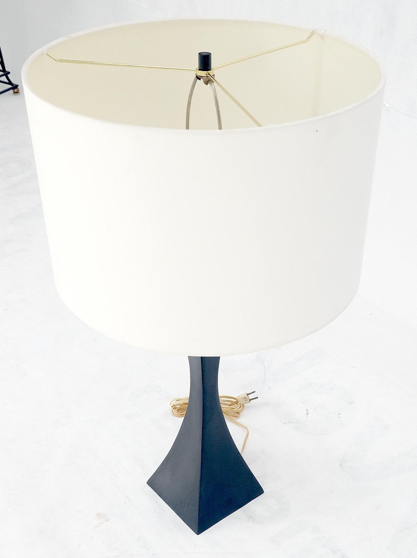 EstablishedLines Mid Century Modern Concave Pyramid Shape c1960s Black Enamel Table Lamp MINT!