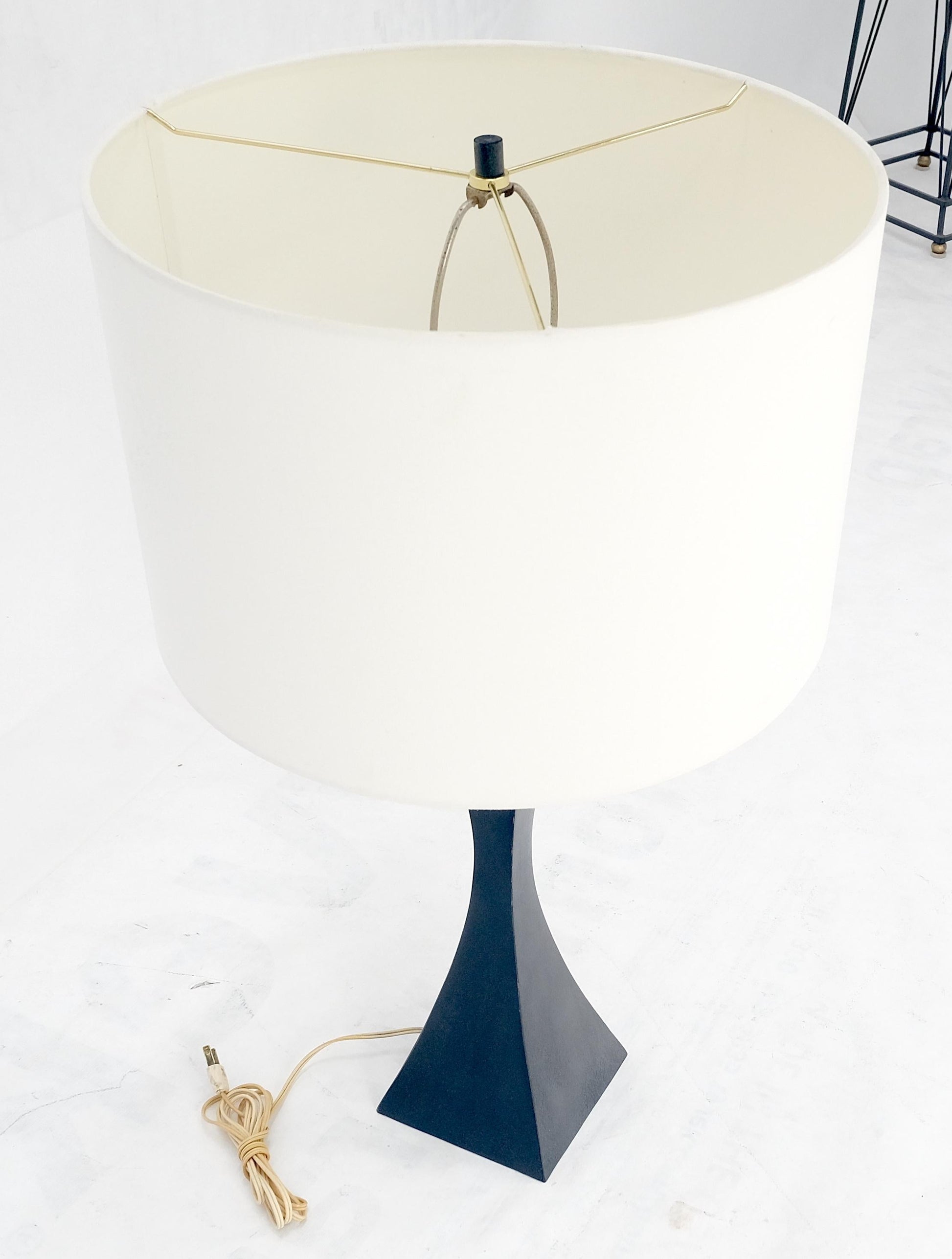 EstablishedLines Mid Century Modern Concave Pyramid Shape c1960s Black Enamel Table Lamp MINT!