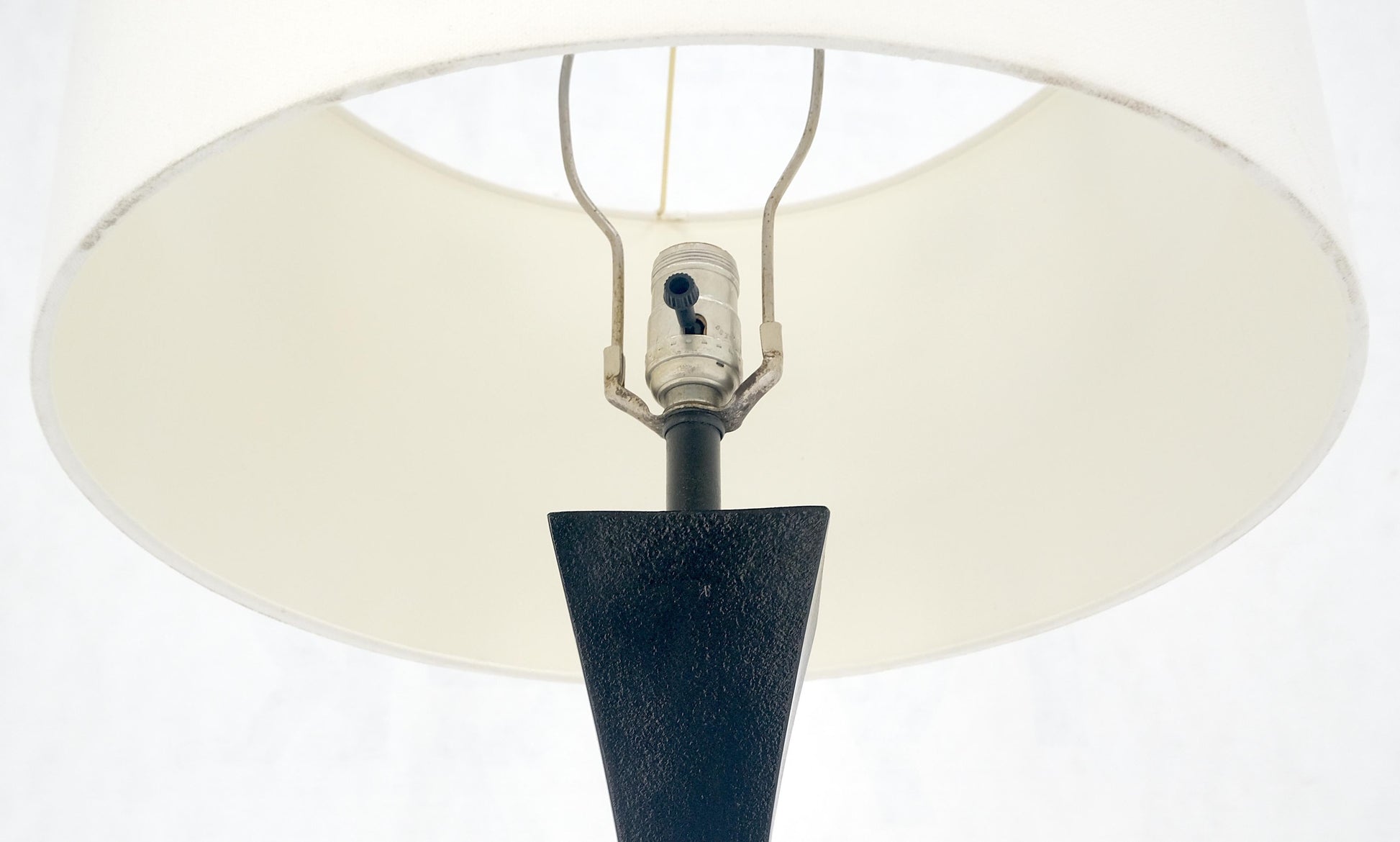 EstablishedLines Mid Century Modern Concave Pyramid Shape c1960s Black Enamel Table Lamp MINT!