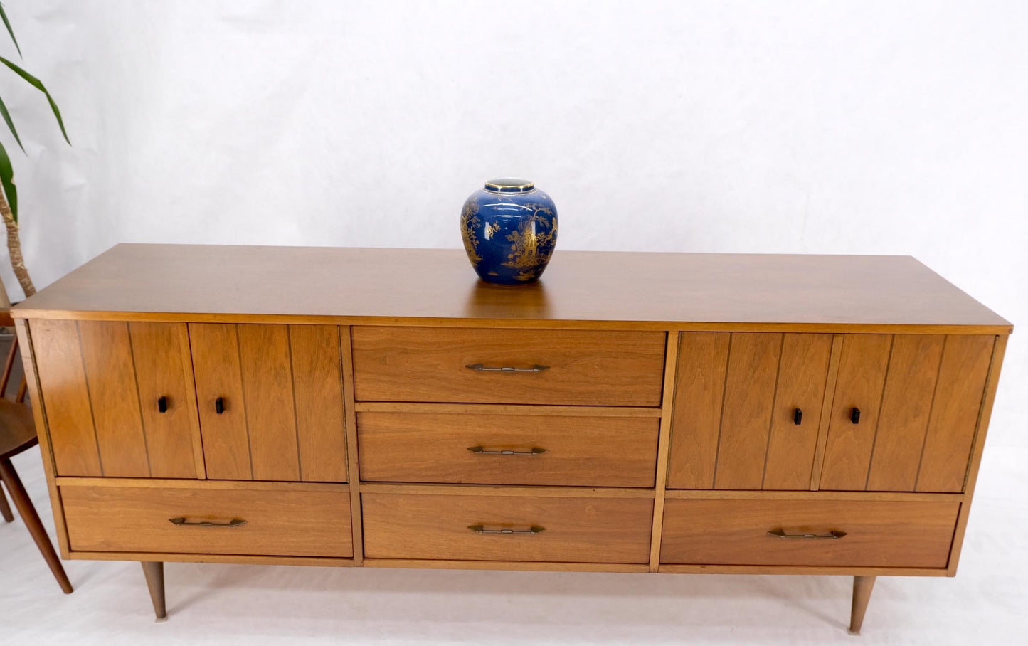 EstablishedLines 5 Drawers Two Door Compartments Long Walnut Credenza Dresser Dowel Legs Mint!