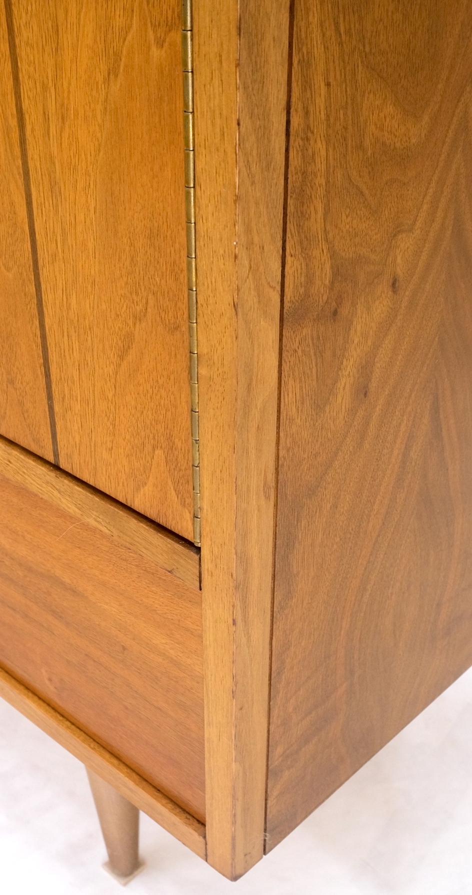EstablishedLines 5 Drawers Two Door Compartments Long Walnut Credenza Dresser Dowel Legs Mint!
