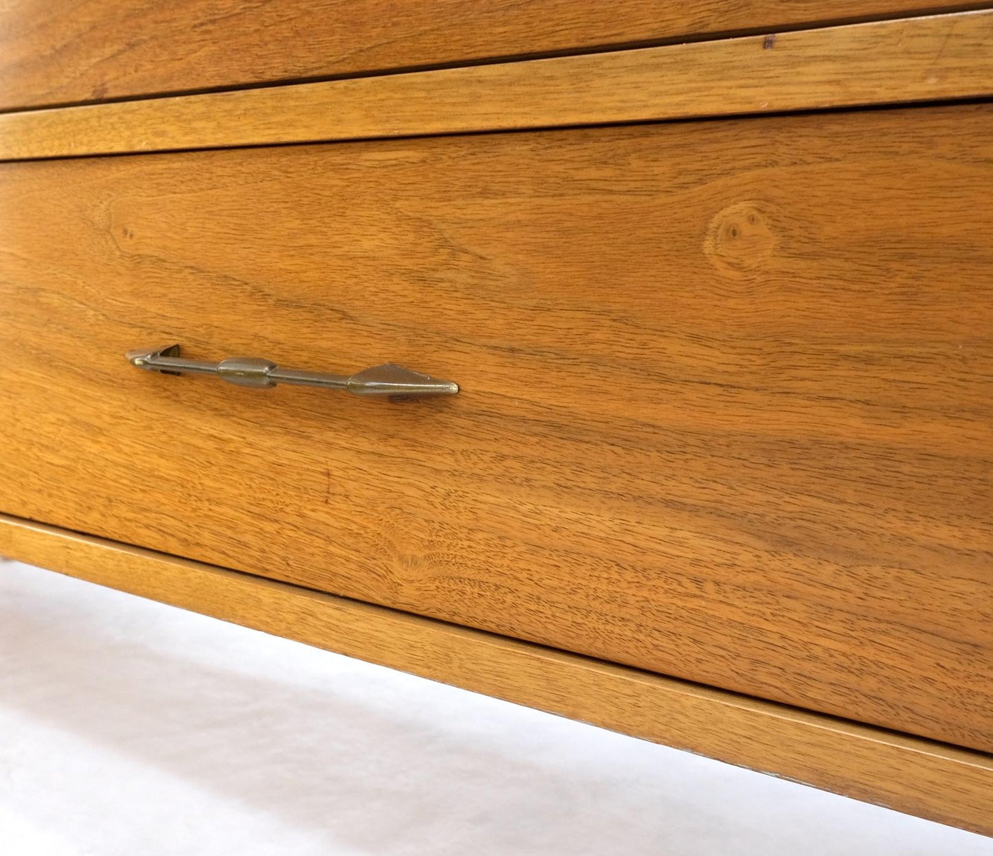 EstablishedLines 5 Drawers Two Door Compartments Long Walnut Credenza Dresser Dowel Legs Mint!