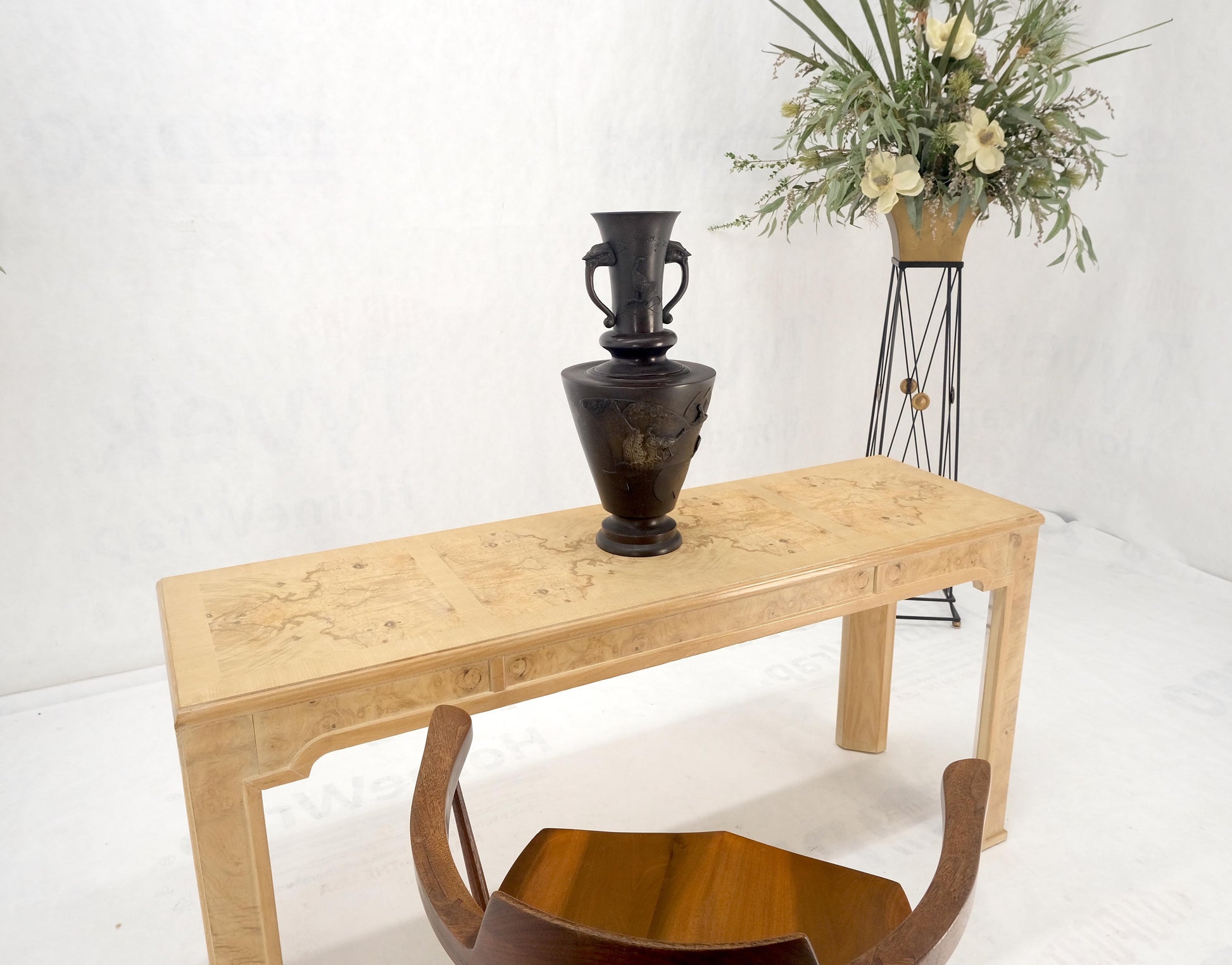 EstablishedLines large Brass or Bronze Asian Two Handles Vase Urn Birds Motif Reliefs Clean!