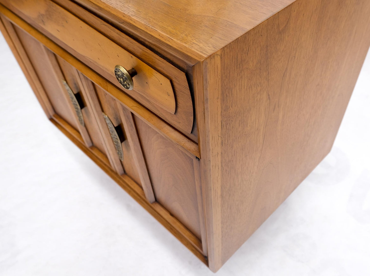 EstablishedLines Mid Century Modern Two Doors Drawer Walnut End Table Nightstand Hammered Pulls