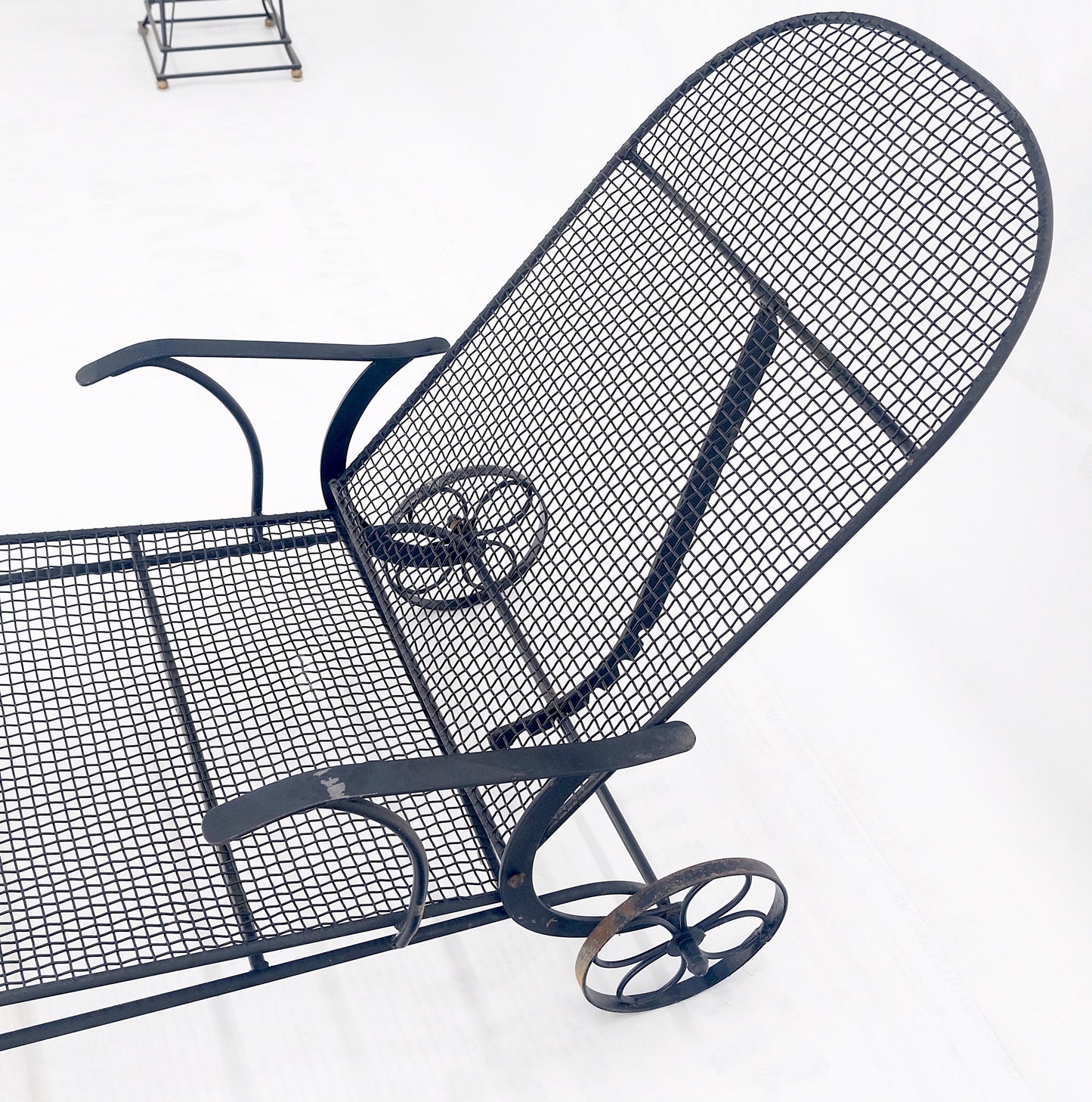 EstablishedLines Russel Woodard Mesh Body Adjustable Back Chaise Lounge on Wheels 1960s MINT