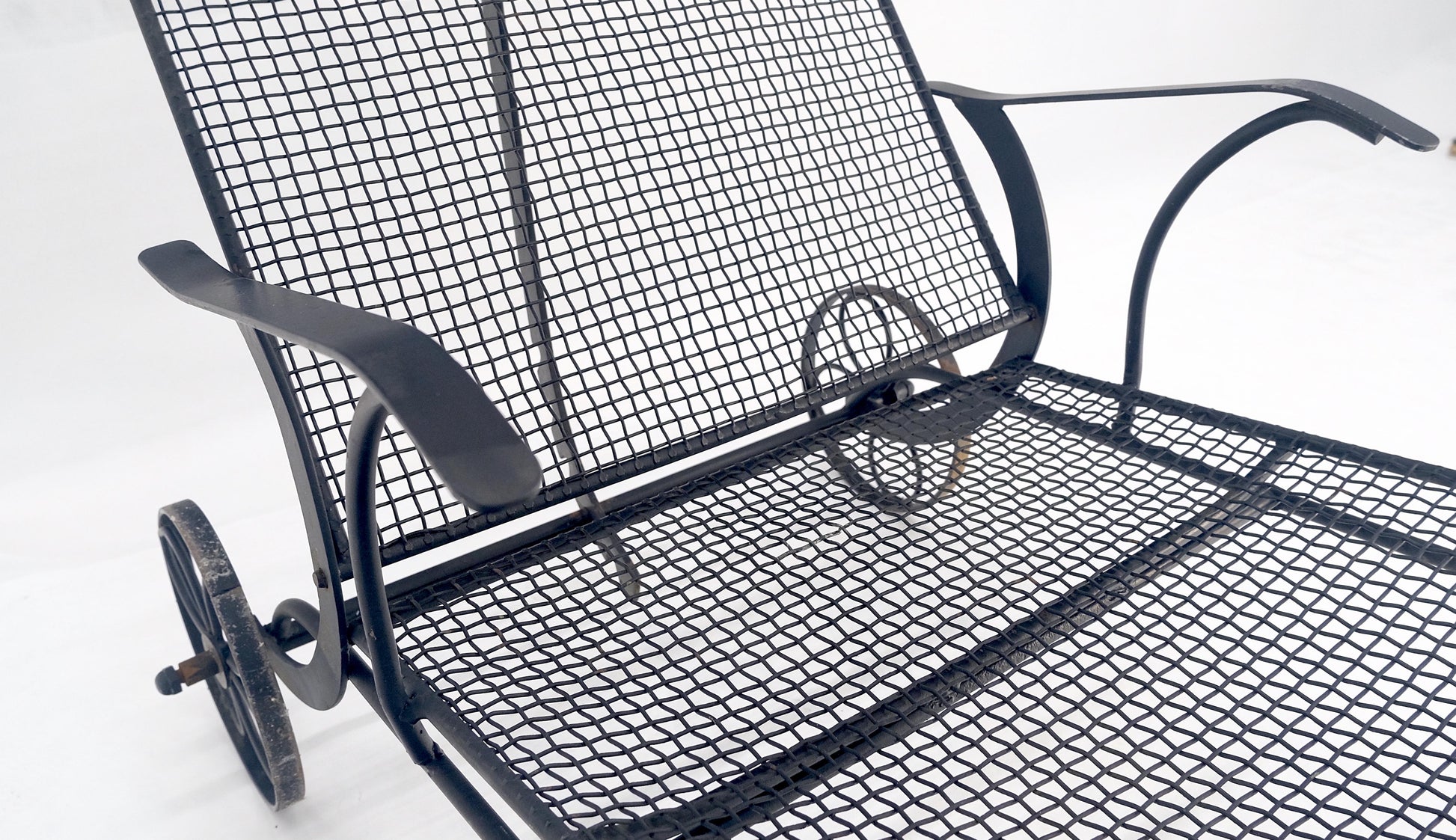 EstablishedLines Russel Woodard Mesh Body Adjustable Back Chaise Lounge on Wheels 1960s MINT