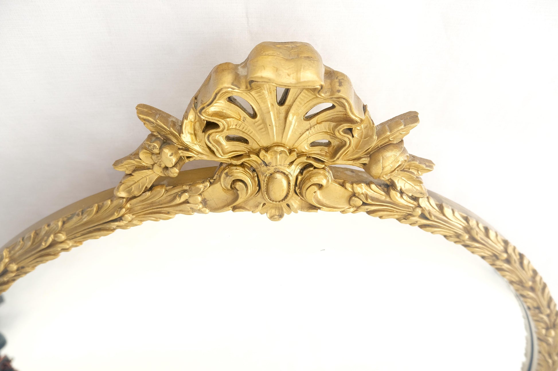 EstablishedLines Round Carved Gold Gilt Wood Floral Lotus Baroque Wall Mirror c1920s MINT