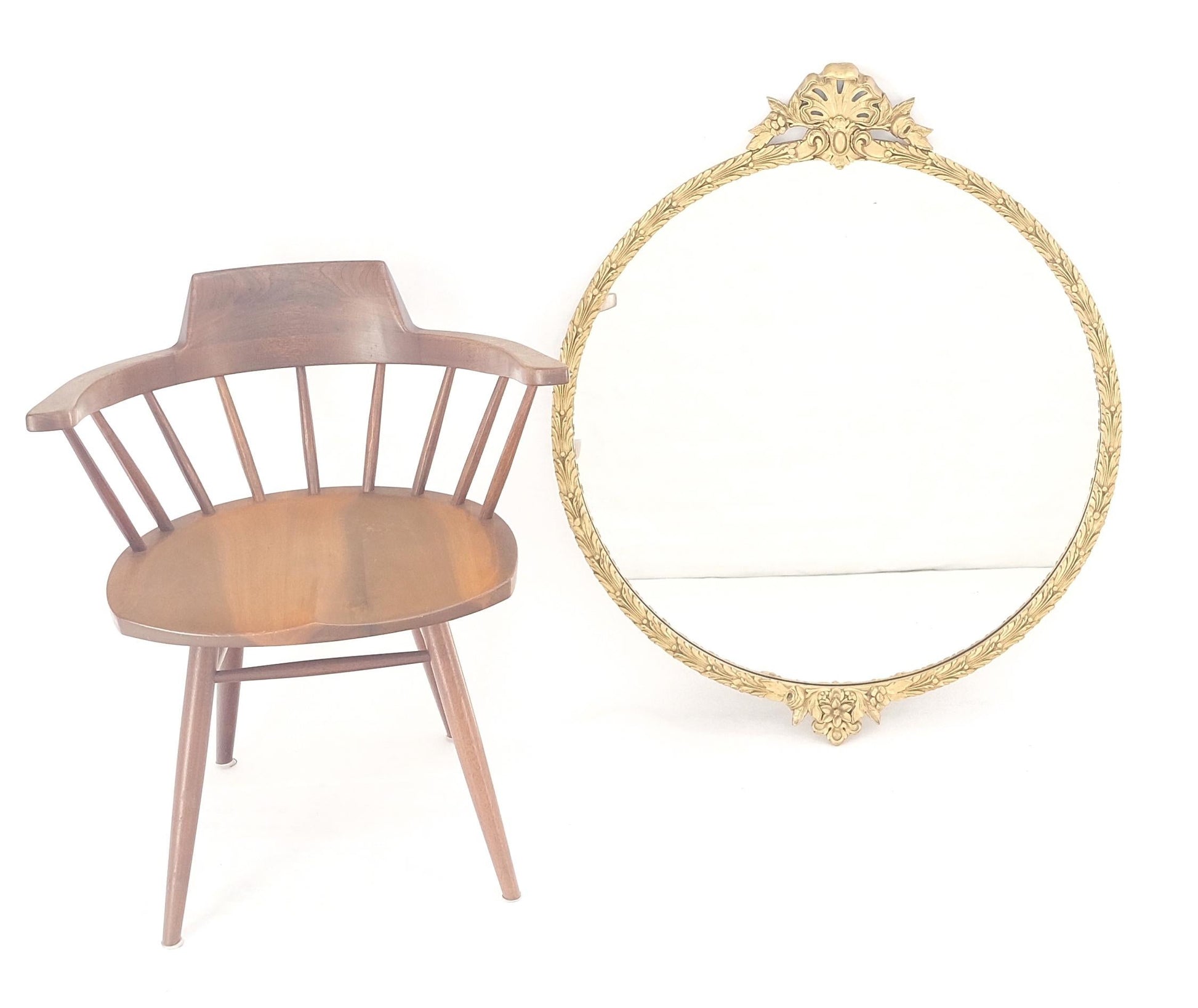 EstablishedLines Round Carved Gold Gilt Wood Floral Lotus Baroque Wall Mirror c1920s MINT