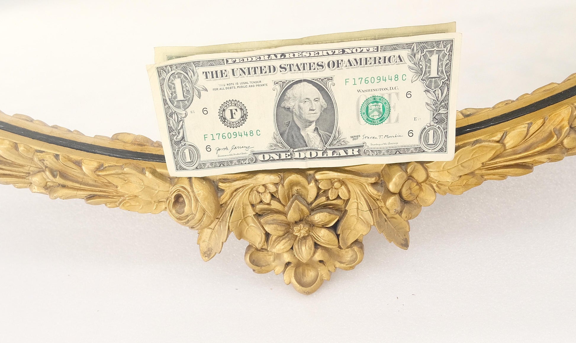 EstablishedLines Round Carved Gold Gilt Wood Floral Lotus Baroque Wall Mirror c1920s MINT