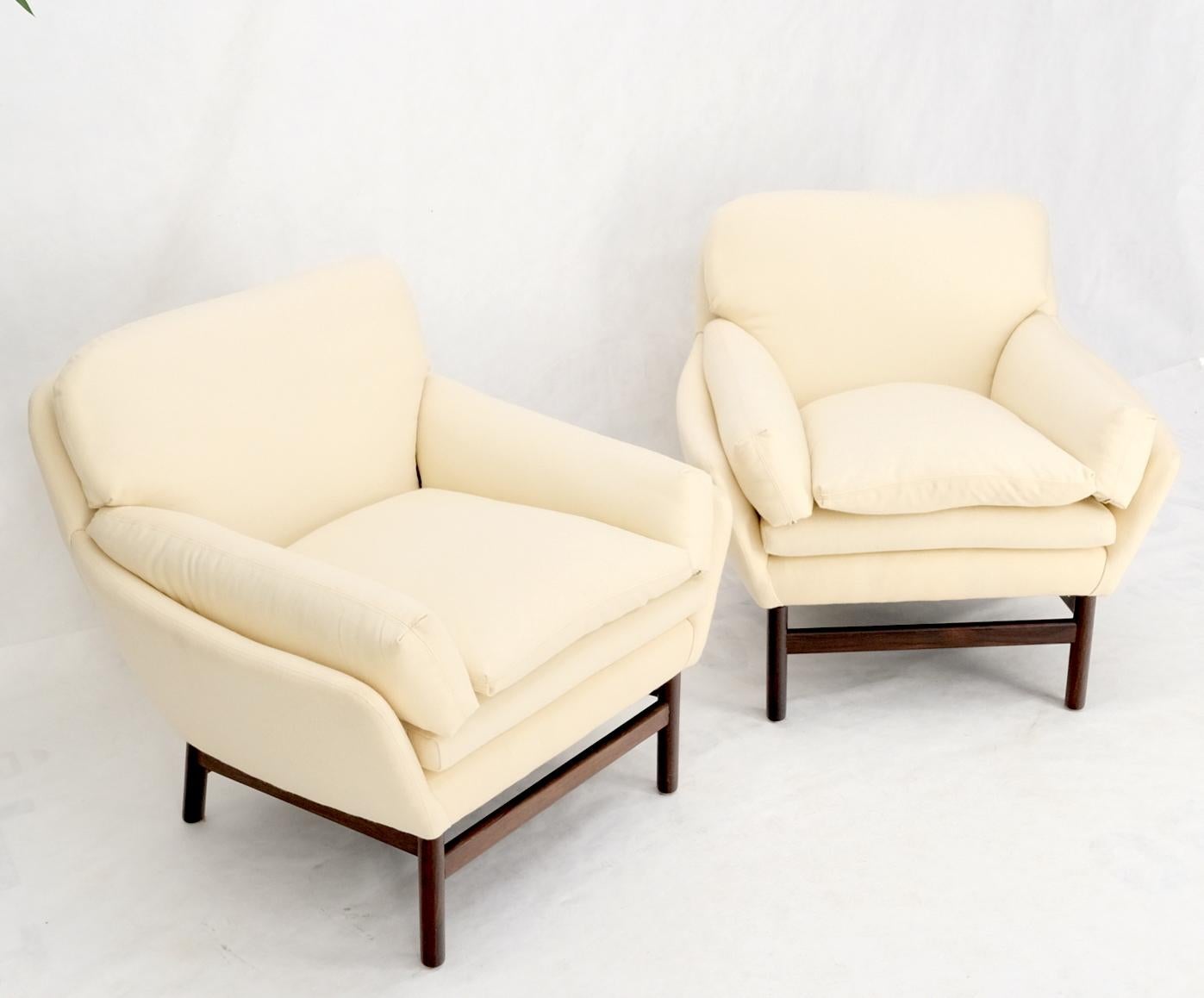 EstablishedLines Solid Rosewood Dowel Shape Legs New Soft Wool Upholstery Danish Lounge Chairs