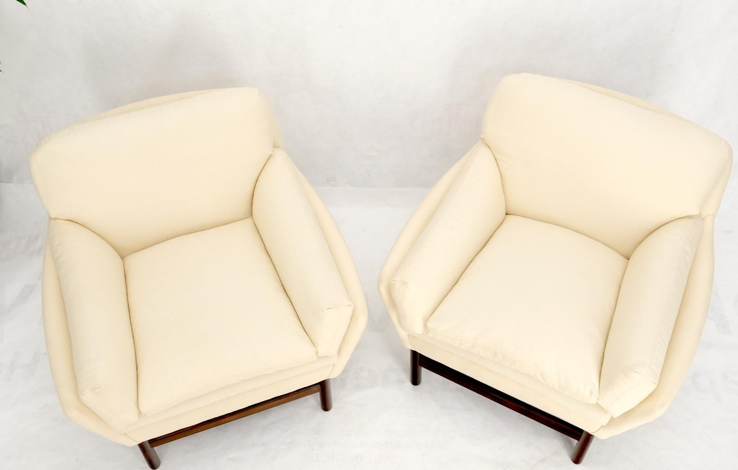 EstablishedLines Solid Rosewood Dowel Shape Legs New Soft Wool Upholstery Danish Lounge Chairs