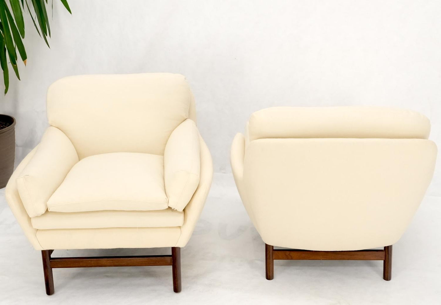 EstablishedLines Solid Rosewood Dowel Shape Legs New Soft Wool Upholstery Danish Lounge Chairs