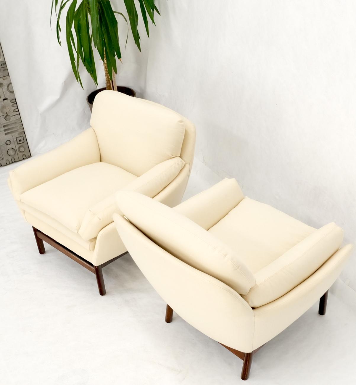 EstablishedLines Solid Rosewood Dowel Shape Legs New Soft Wool Upholstery Danish Lounge Chairs