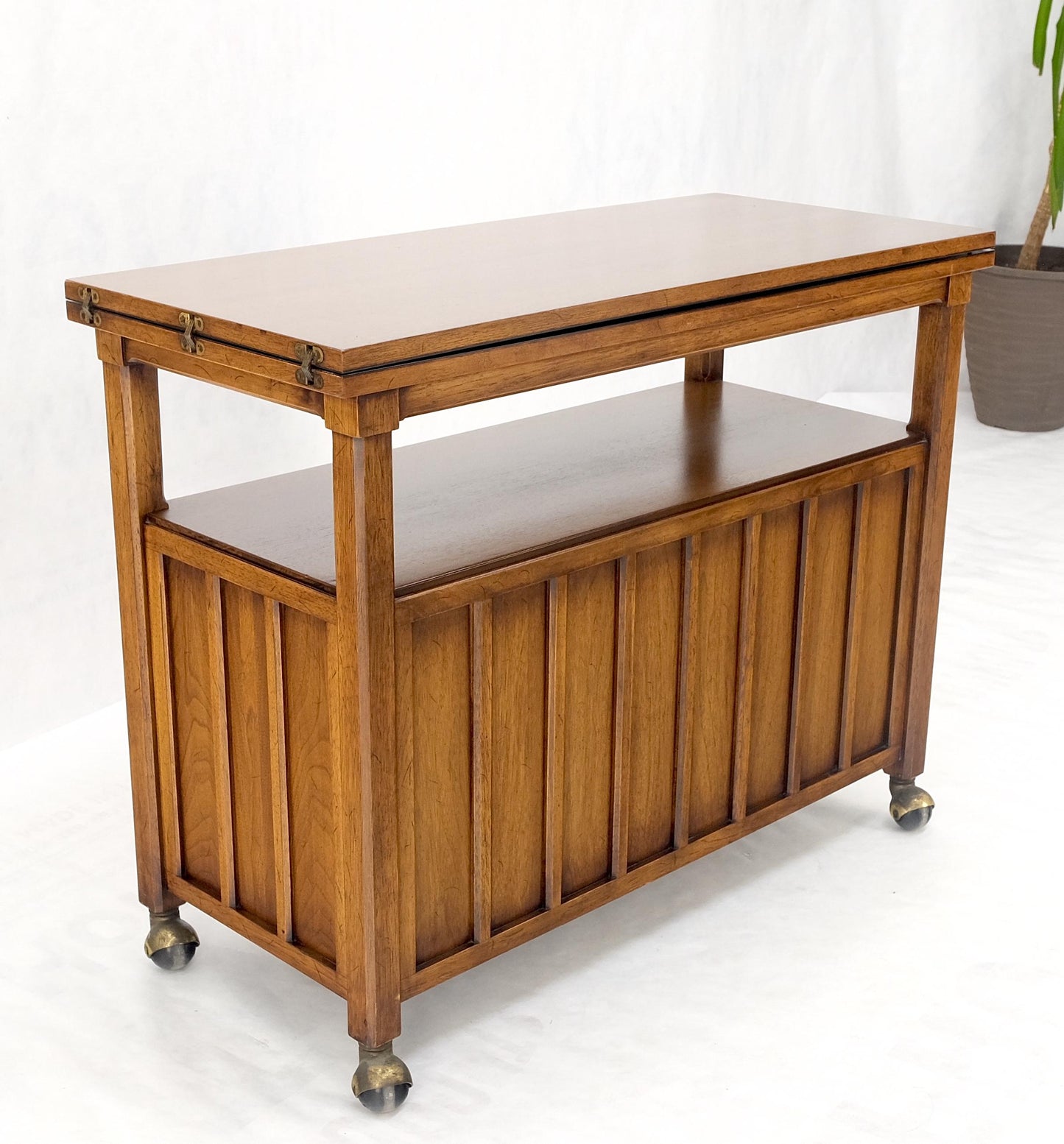 EstablishedLines Mid Century Modern Flip Top Black Laminate Serving Cart Bar Cabinet Wheels MINT!