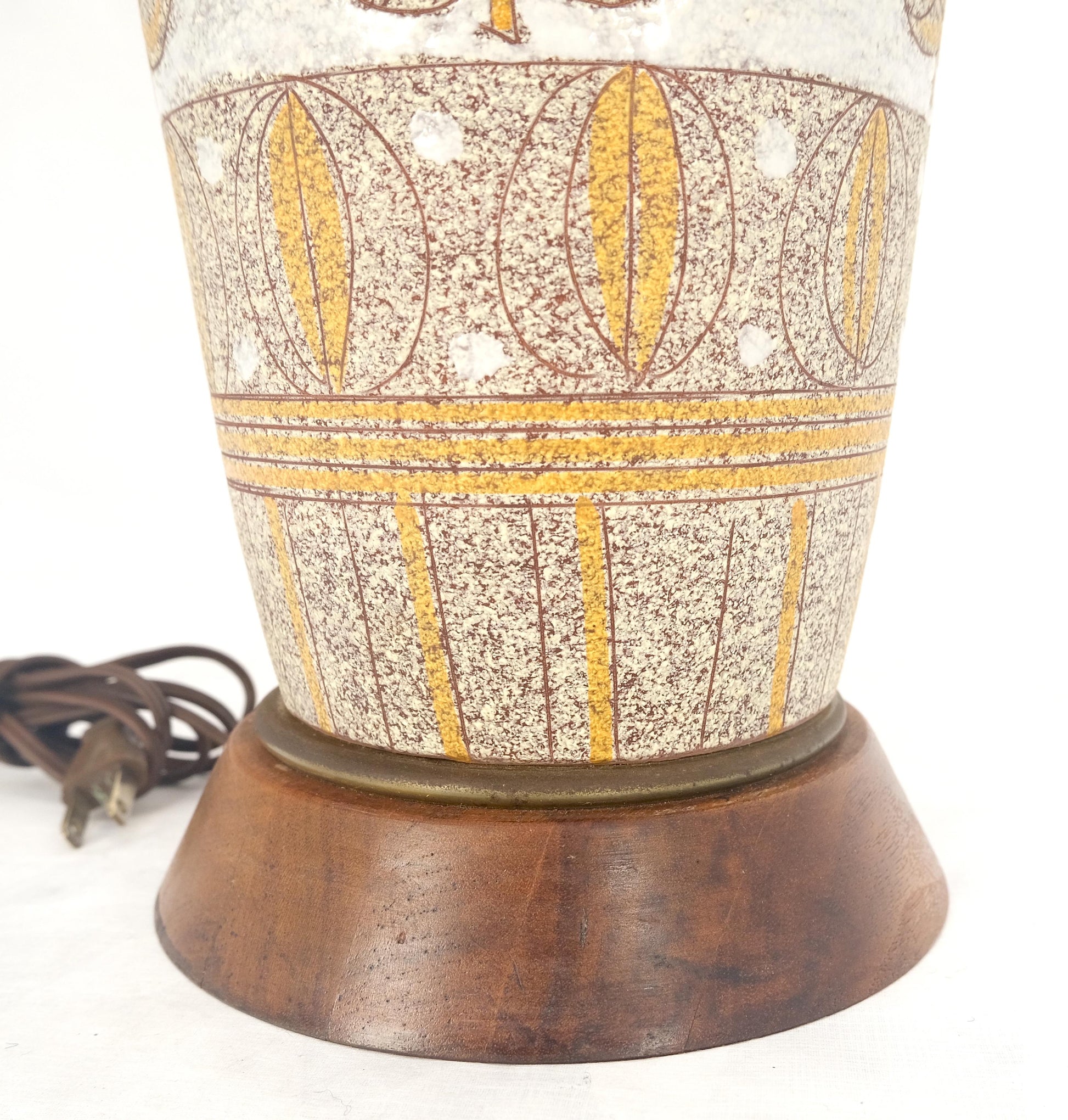 EstablishedLines Fratelli Fanciullacci  Ramor Pottery Table Lamp Original Shade Walnut Base MINT
