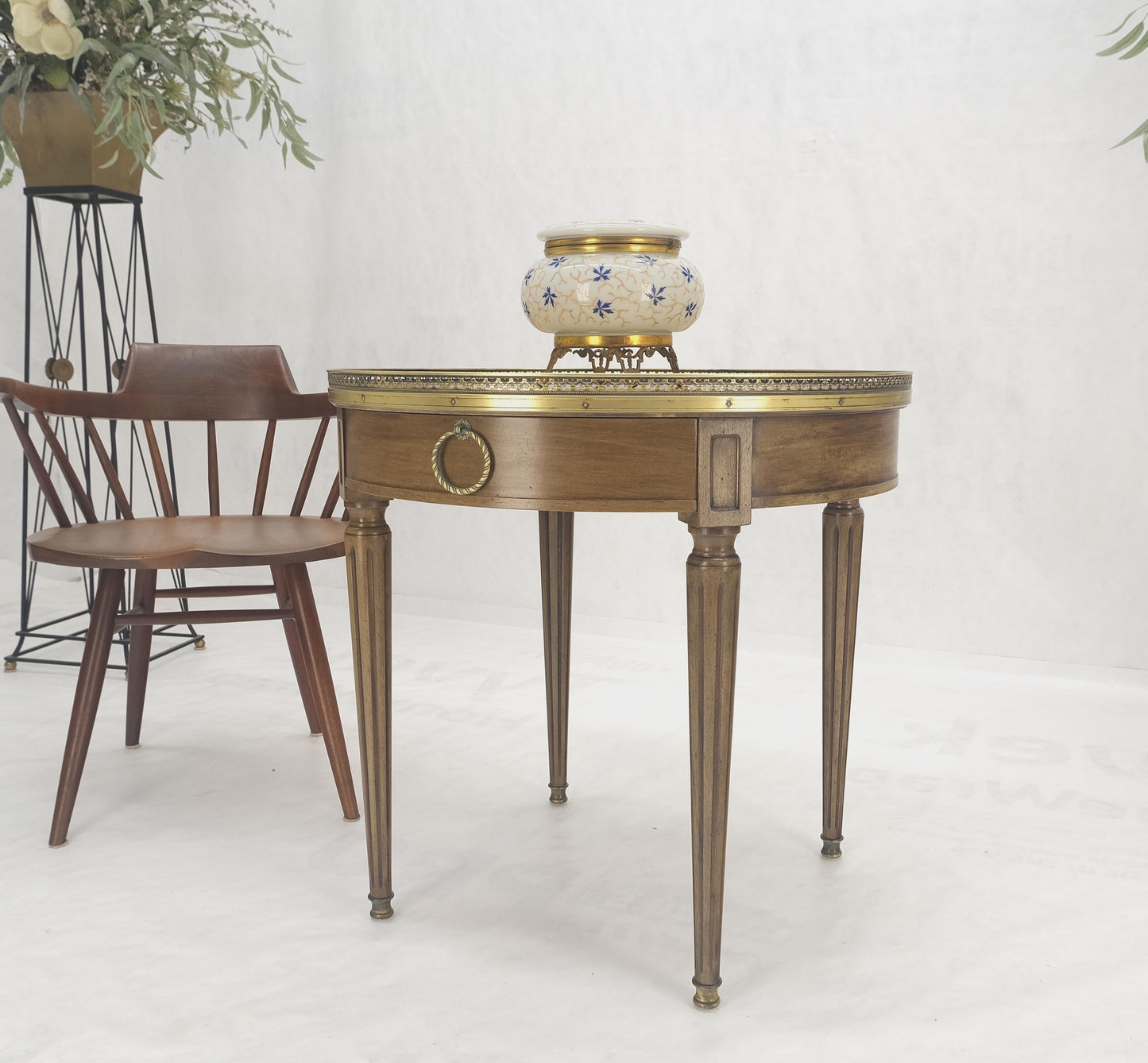 EstablishedLines Henredon Olive Green Round Leather Top Brass Gallery Drop Pull Side Table MINT!