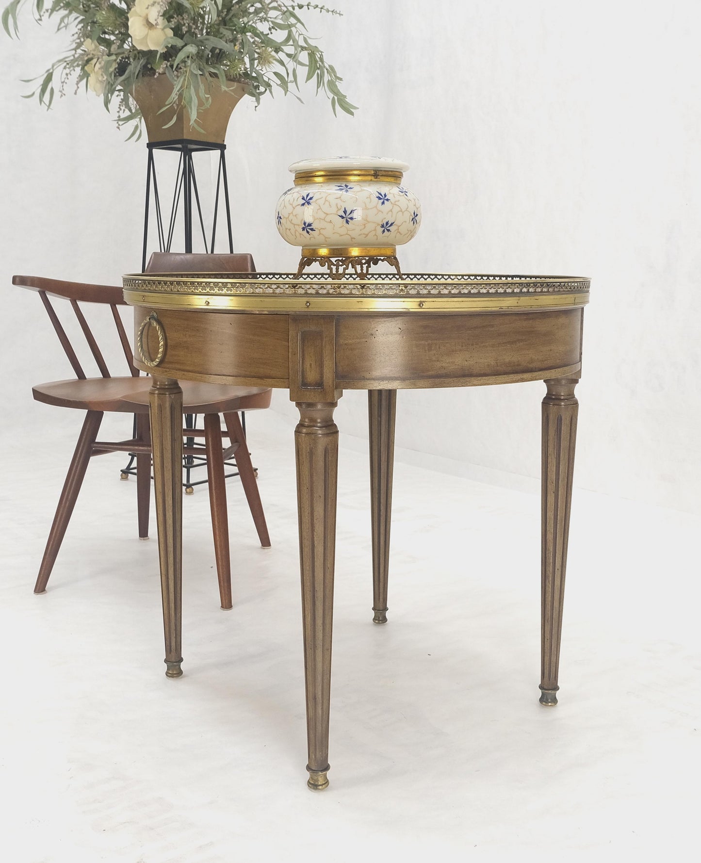 EstablishedLines Henredon Olive Green Round Leather Top Brass Gallery Drop Pull Side Table MINT!