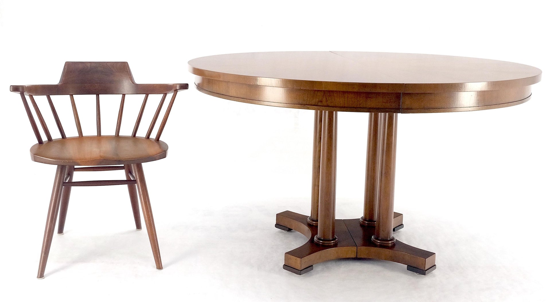 EstablishedLines Baker Round Racetrack Single Pedestal Base Two Leave Fruitwood Dining Table MINT