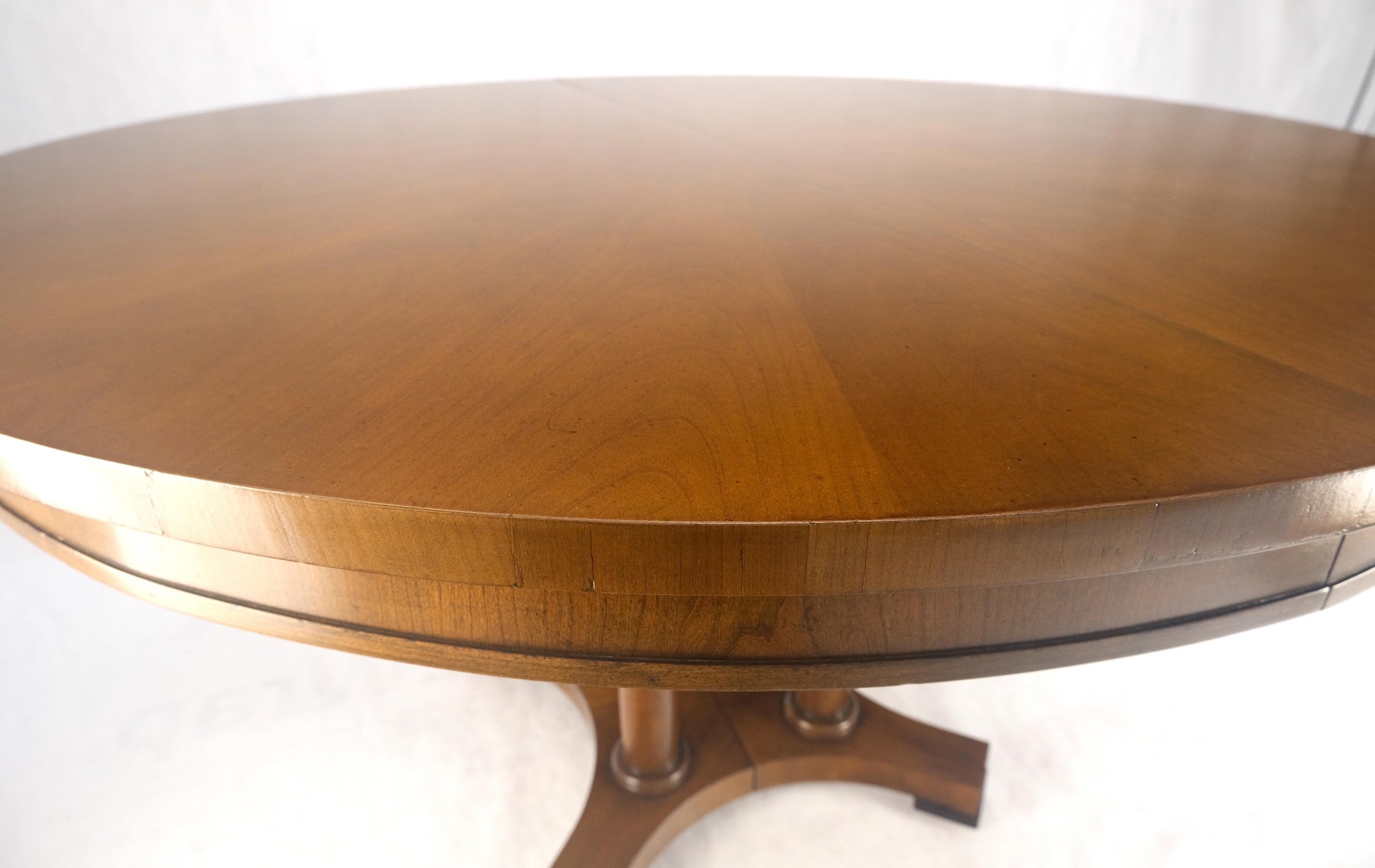 EstablishedLines Baker Round Racetrack Single Pedestal Base Two Leave Fruitwood Dining Table MINT