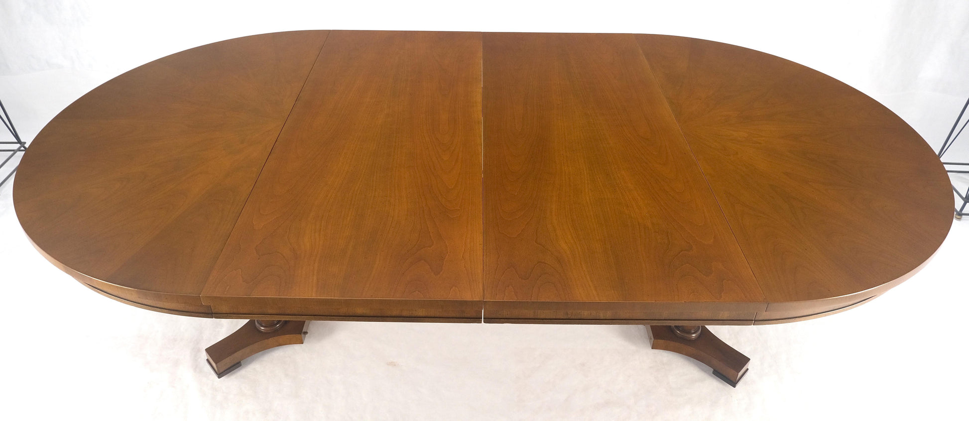 EstablishedLines Baker Round Racetrack Single Pedestal Base Two Leave Fruitwood Dining Table MINT