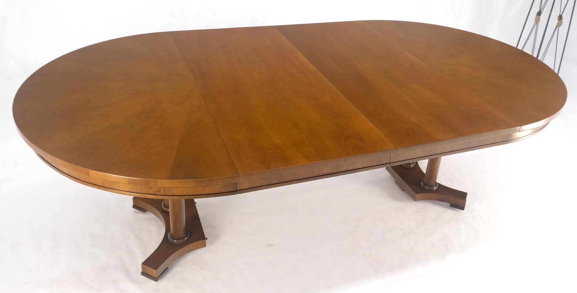 EstablishedLines Baker Round Racetrack Single Pedestal Base Two Leave Fruitwood Dining Table MINT