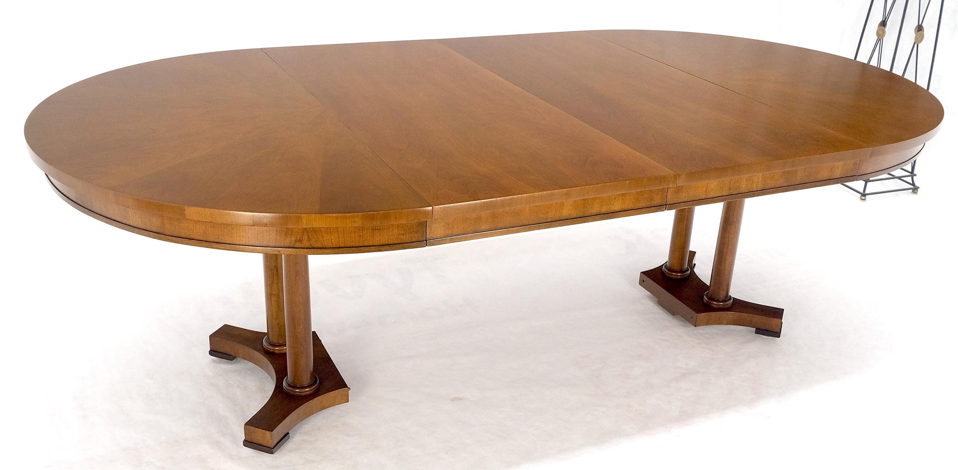 EstablishedLines Baker Round Racetrack Single Pedestal Base Two Leave Fruitwood Dining Table MINT